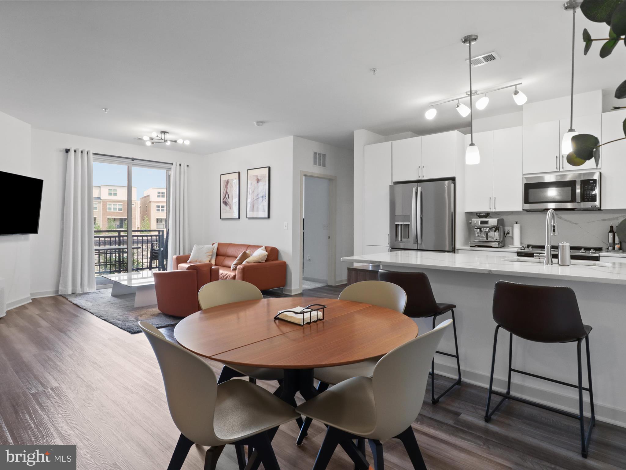 BOULEVARD VI TOWNS - Residential