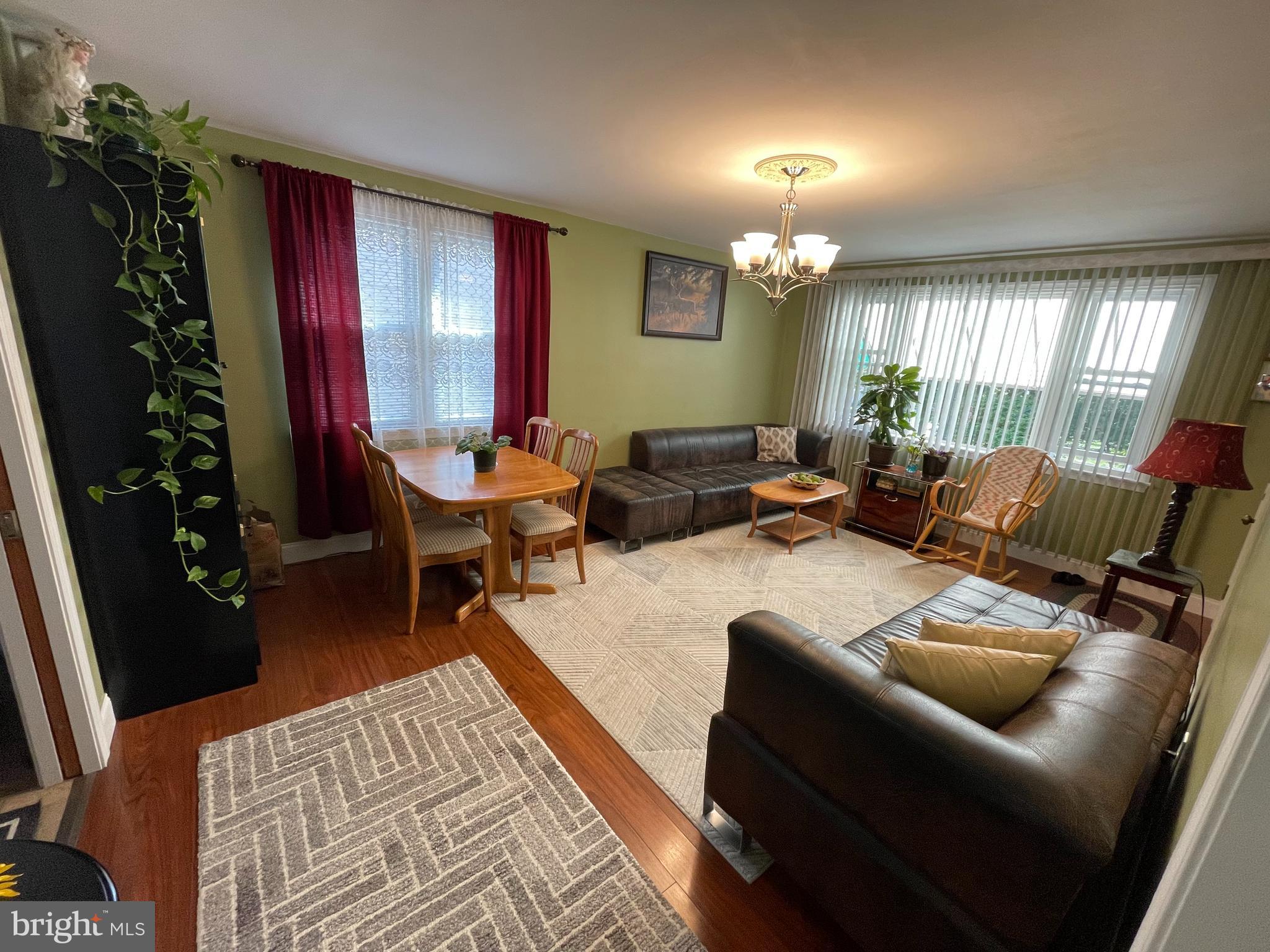 ROSLYN - Residential