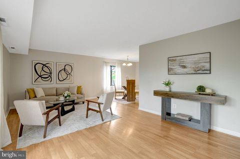 Photo of 3101 S Manchester Street S #615, FALLS CHURCH, VA 22044 (MLS # VAFX2310956)