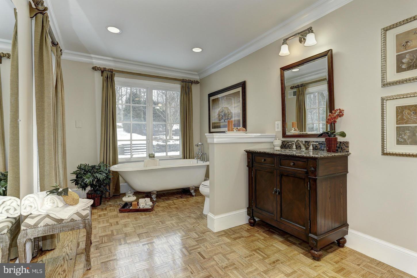 POTOMAC OUTSIDE - Residential