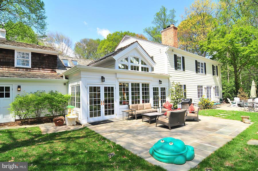 POTOMAC OUTSIDE - Residential