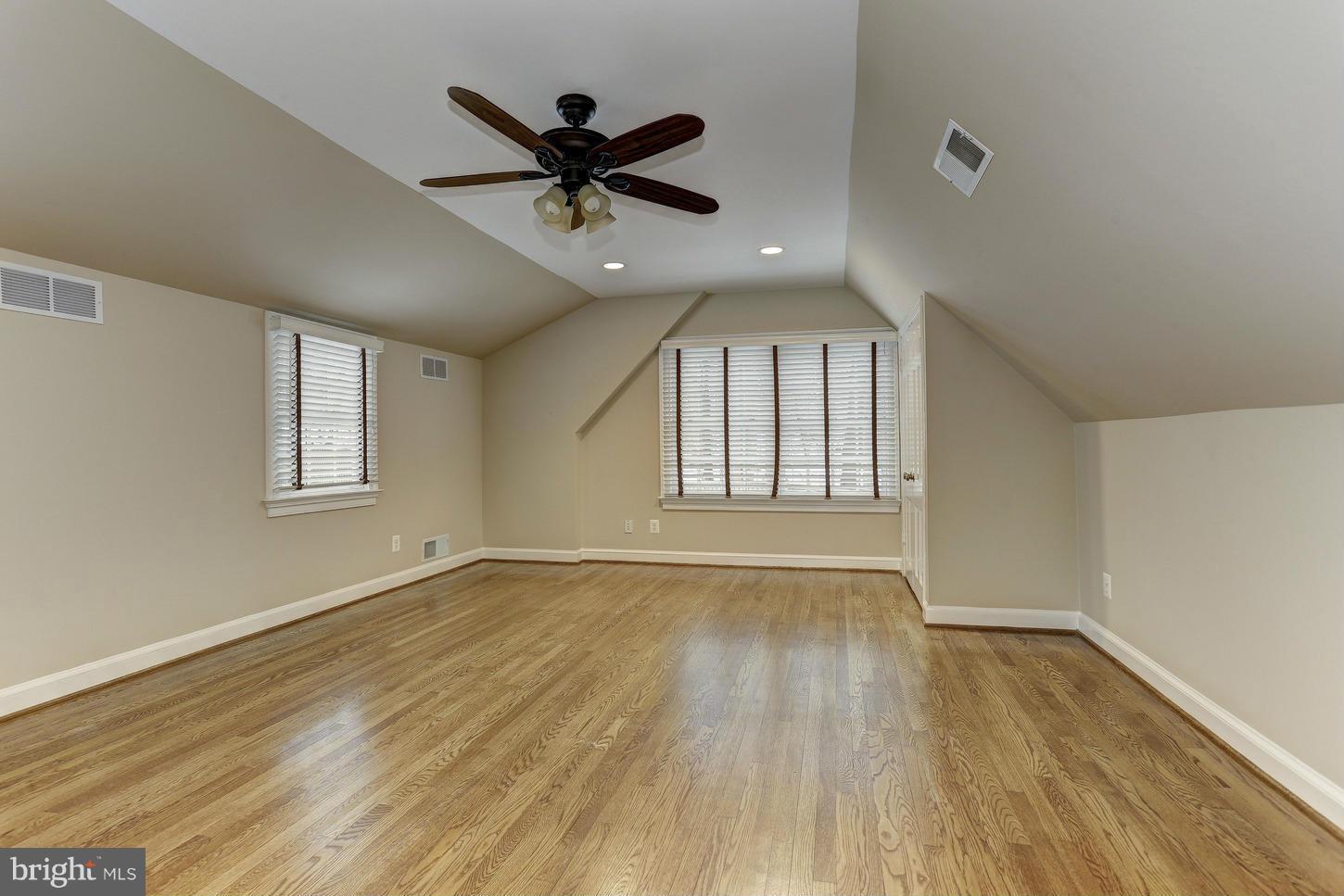 POTOMAC OUTSIDE - Residential