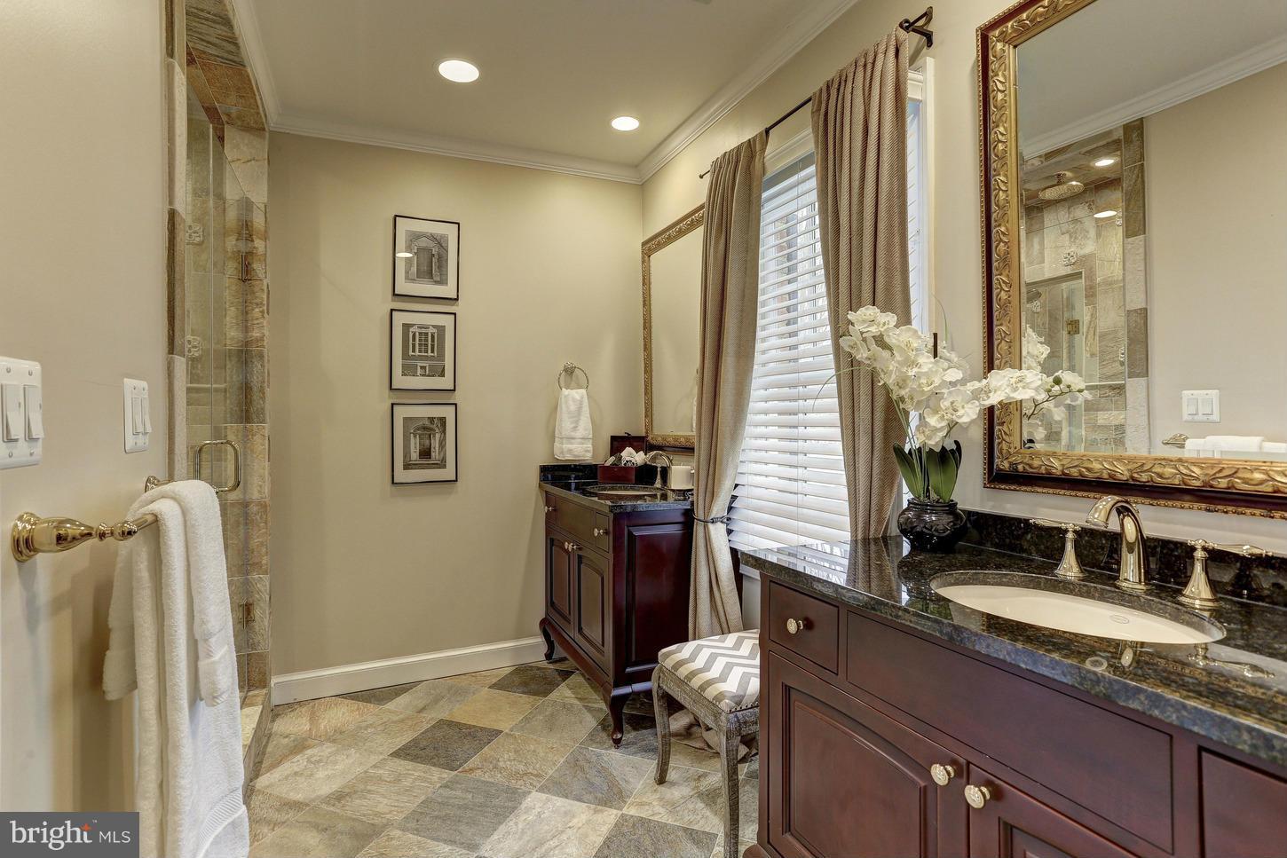 POTOMAC OUTSIDE - Residential