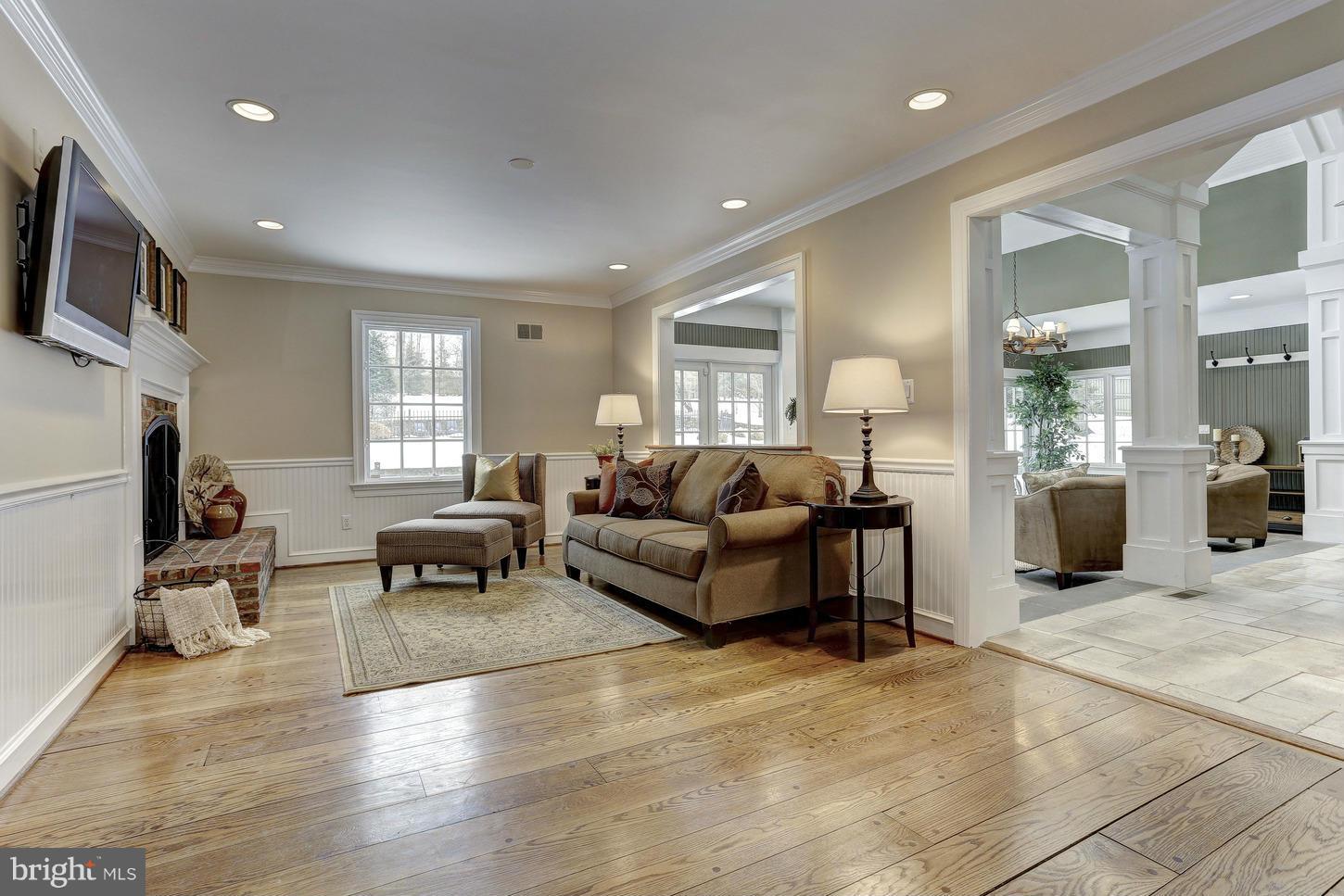 POTOMAC OUTSIDE - Residential