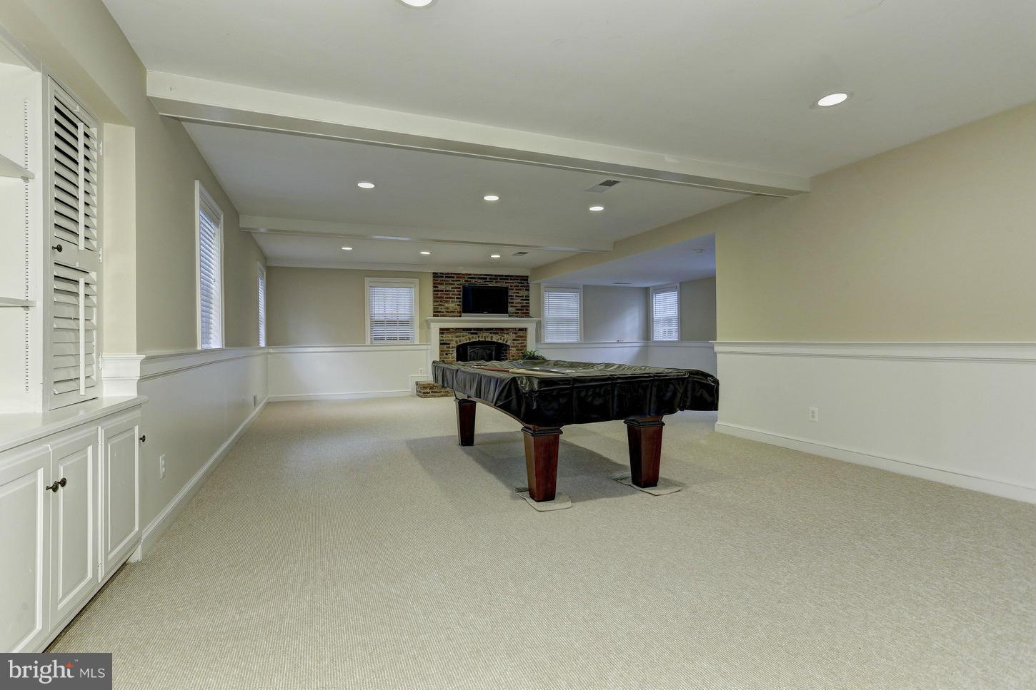 POTOMAC OUTSIDE - Residential