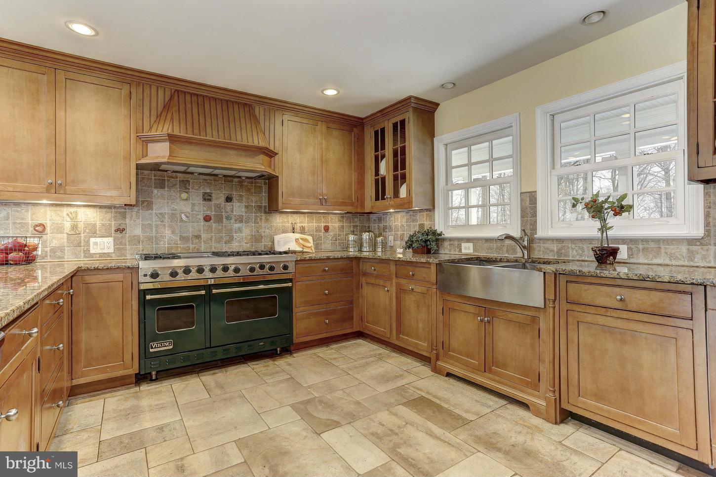 POTOMAC OUTSIDE - Residential