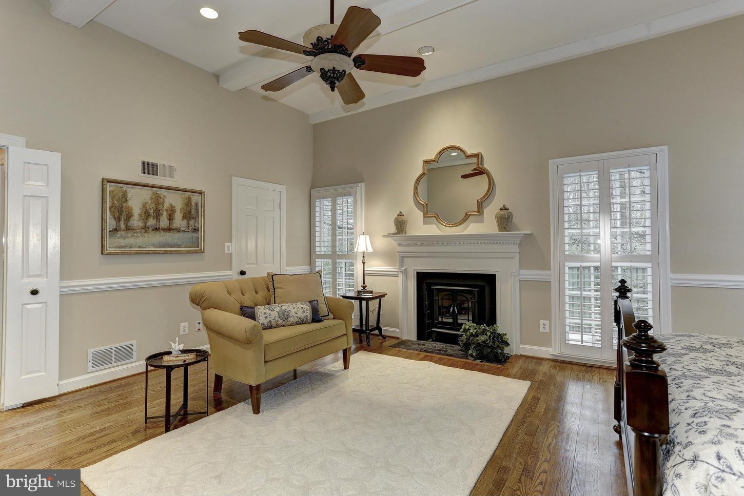 POTOMAC OUTSIDE - Residential