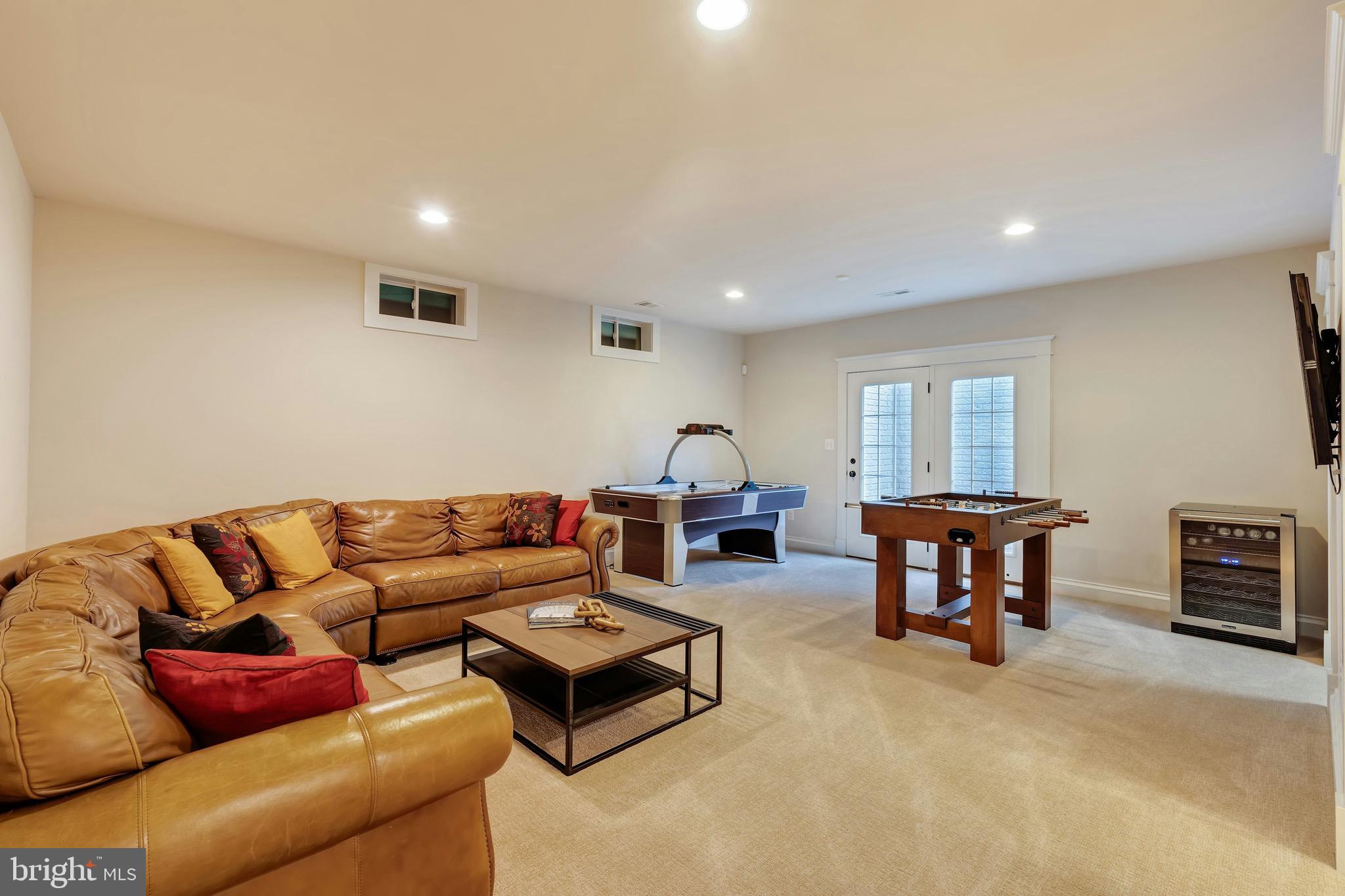 FALLS HILL - Residential