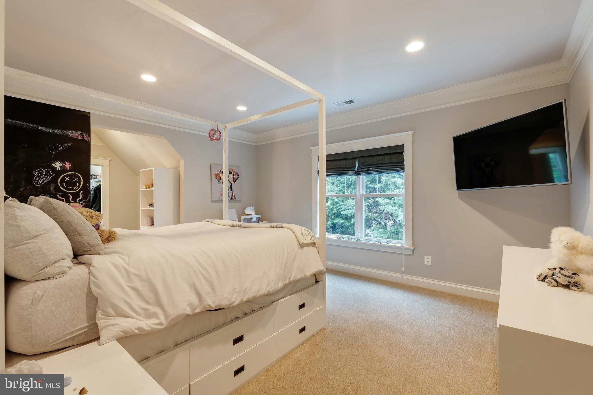 FALLS HILL - Residential