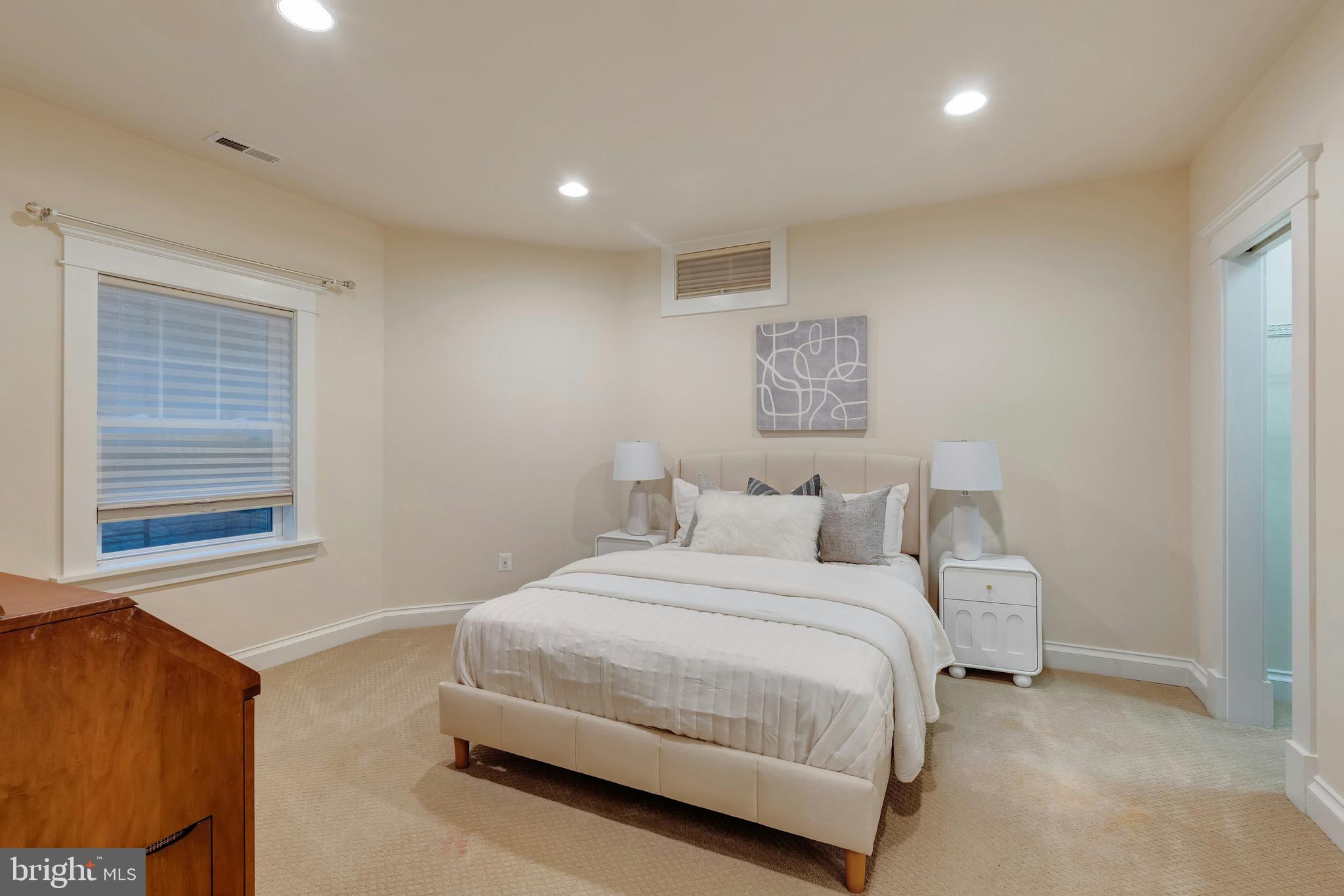 FALLS HILL - Residential