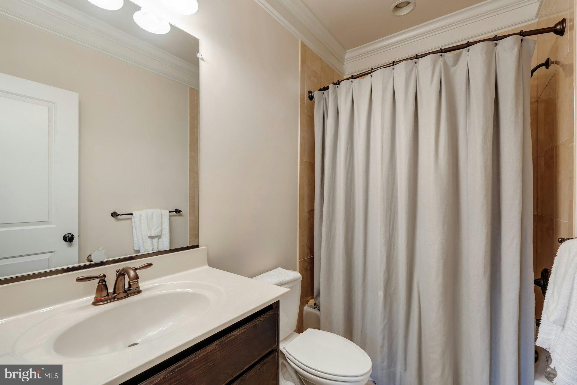 FALLS HILL - Residential