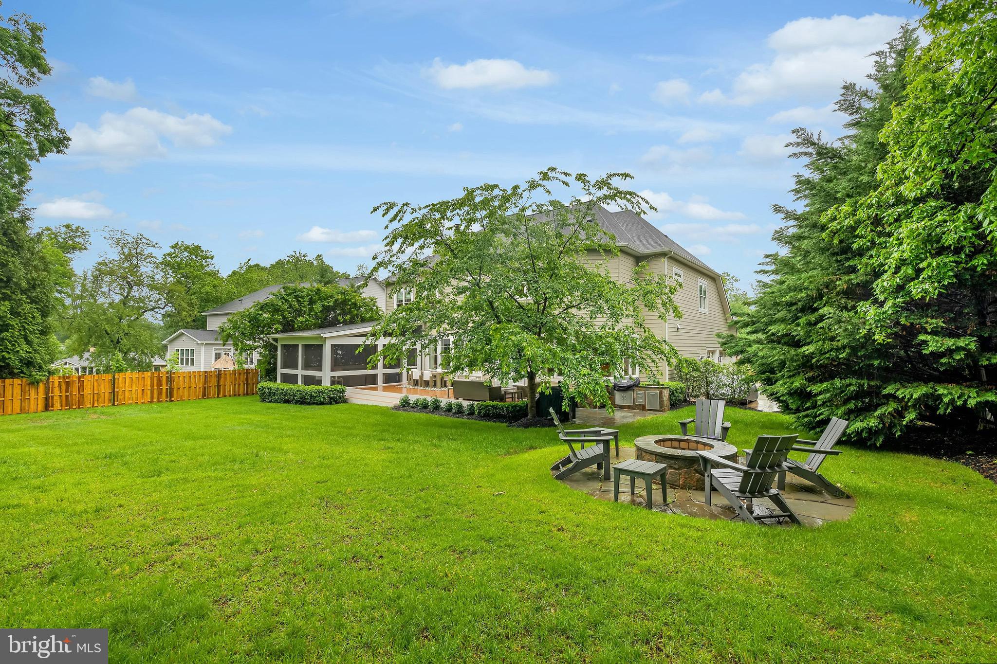 FALLS HILL - Residential