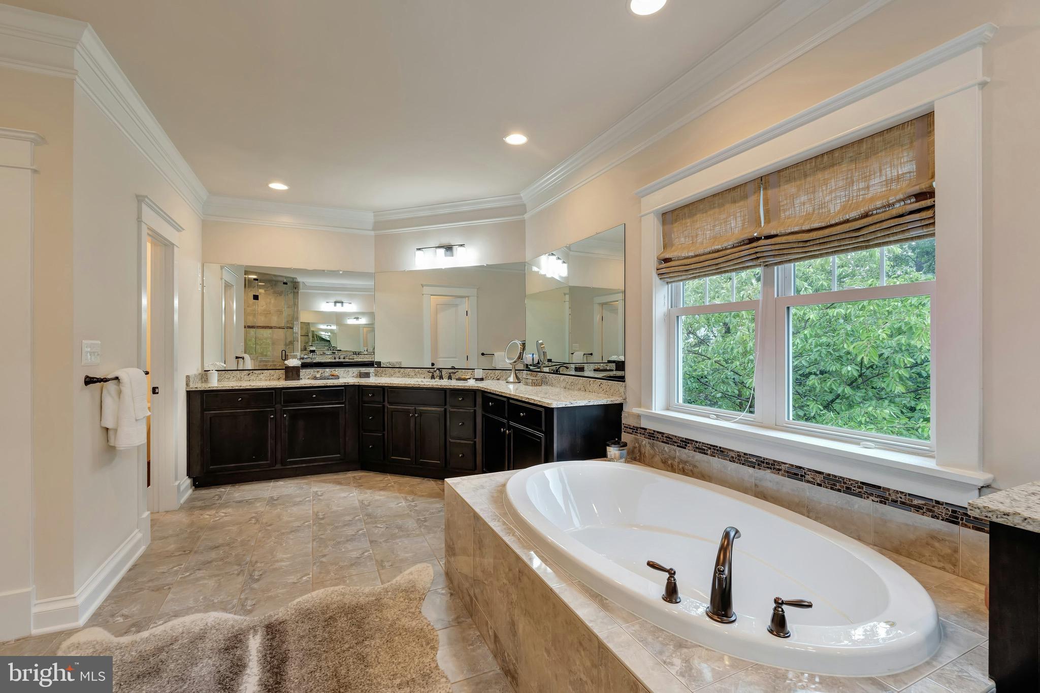 FALLS HILL - Residential