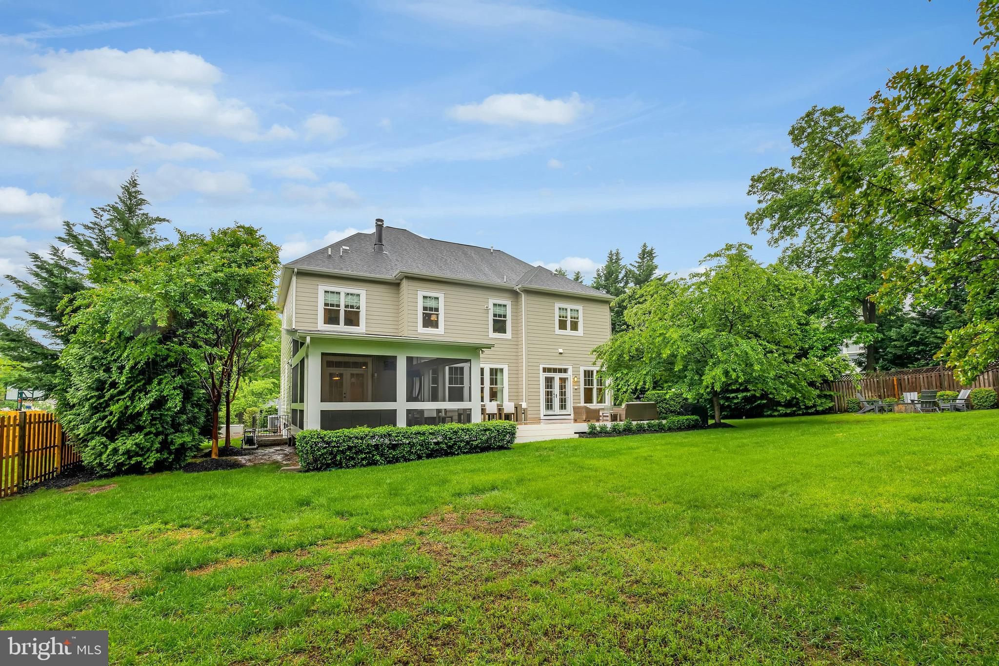 FALLS HILL - Residential