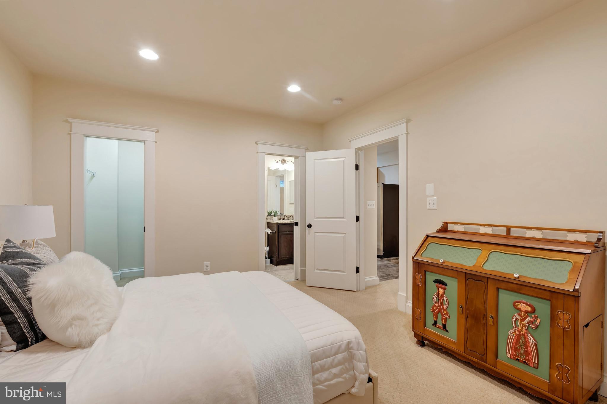 FALLS HILL - Residential