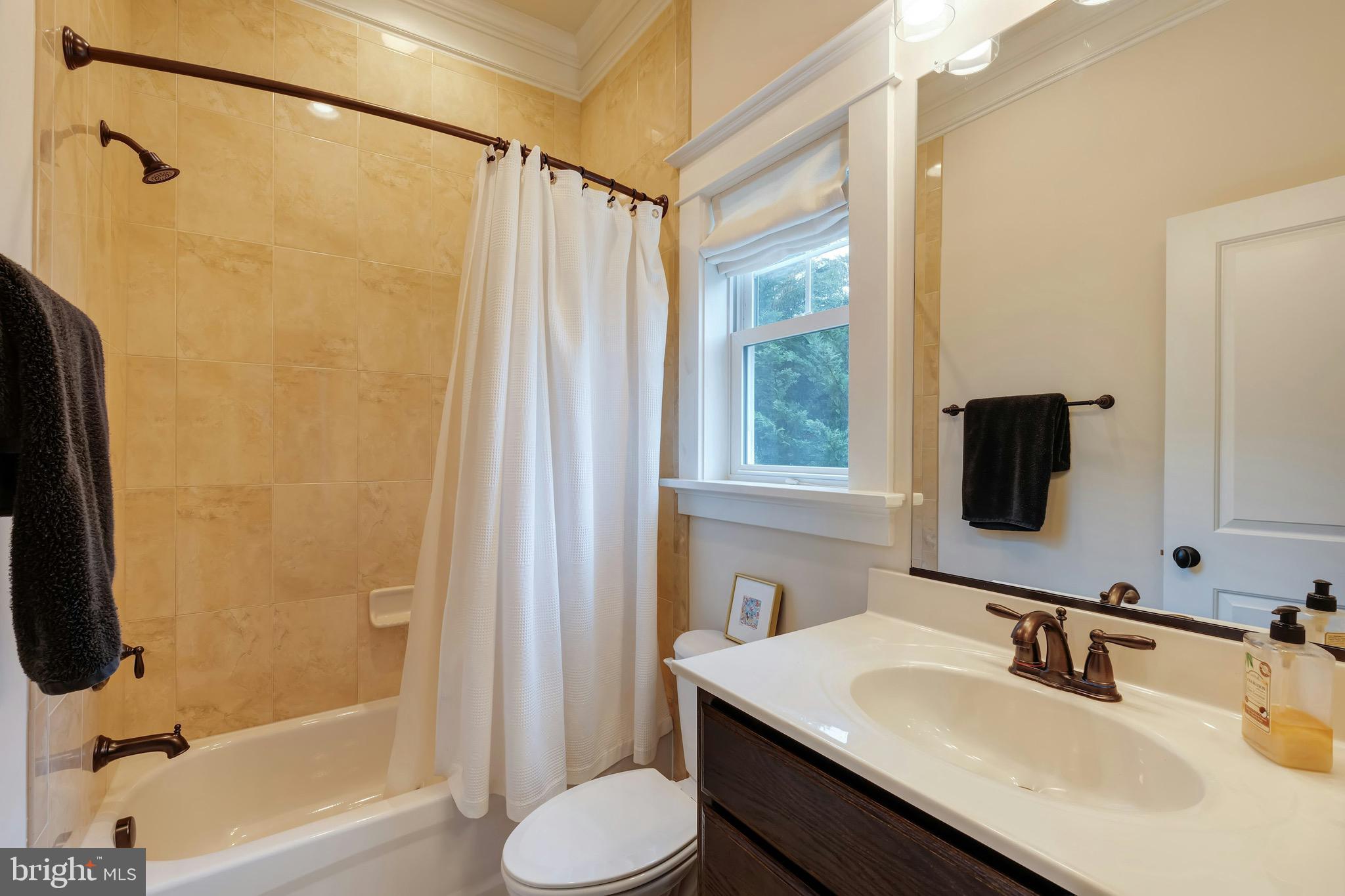 FALLS HILL - Residential