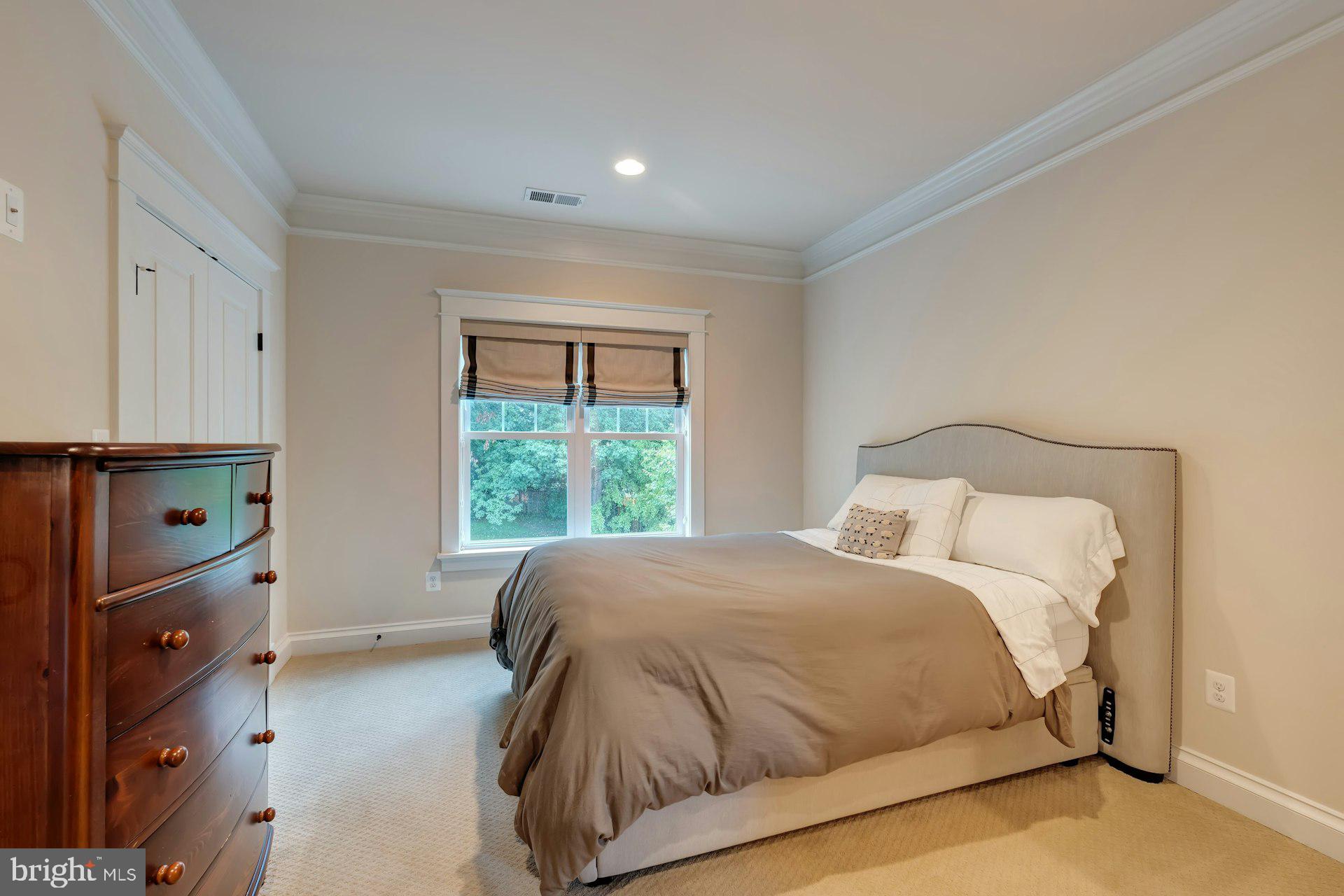 FALLS HILL - Residential