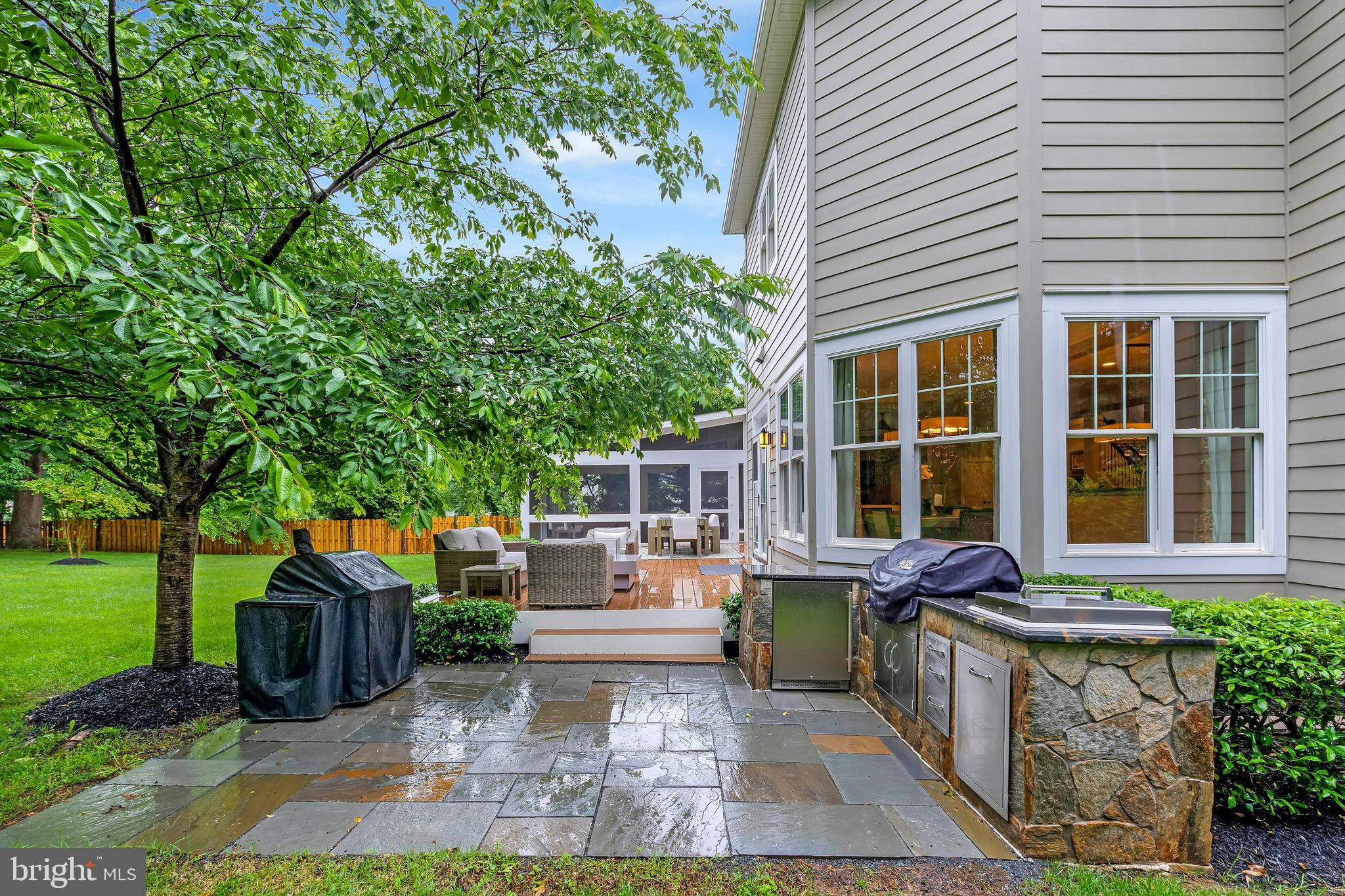 FALLS HILL - Residential