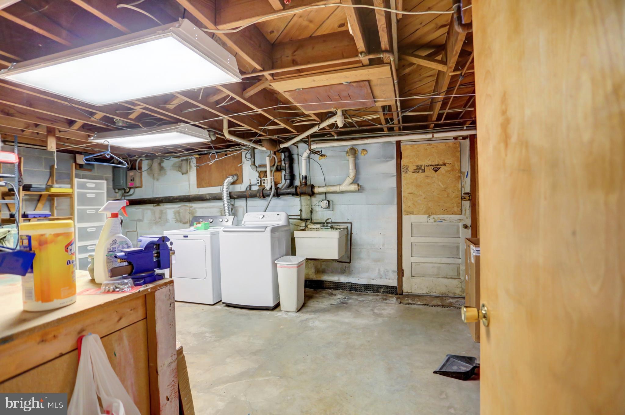 COLONIAL PARK - Residential