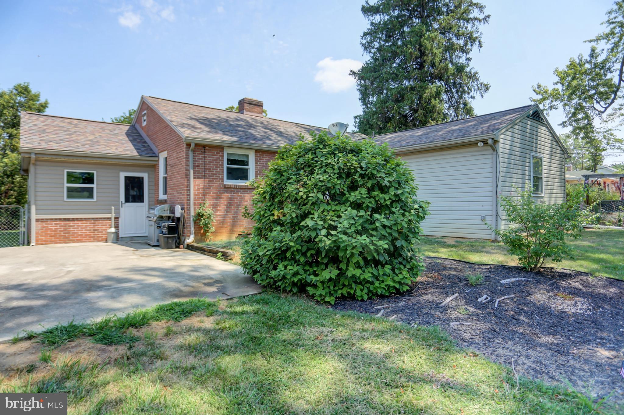 COLONIAL PARK - Residential