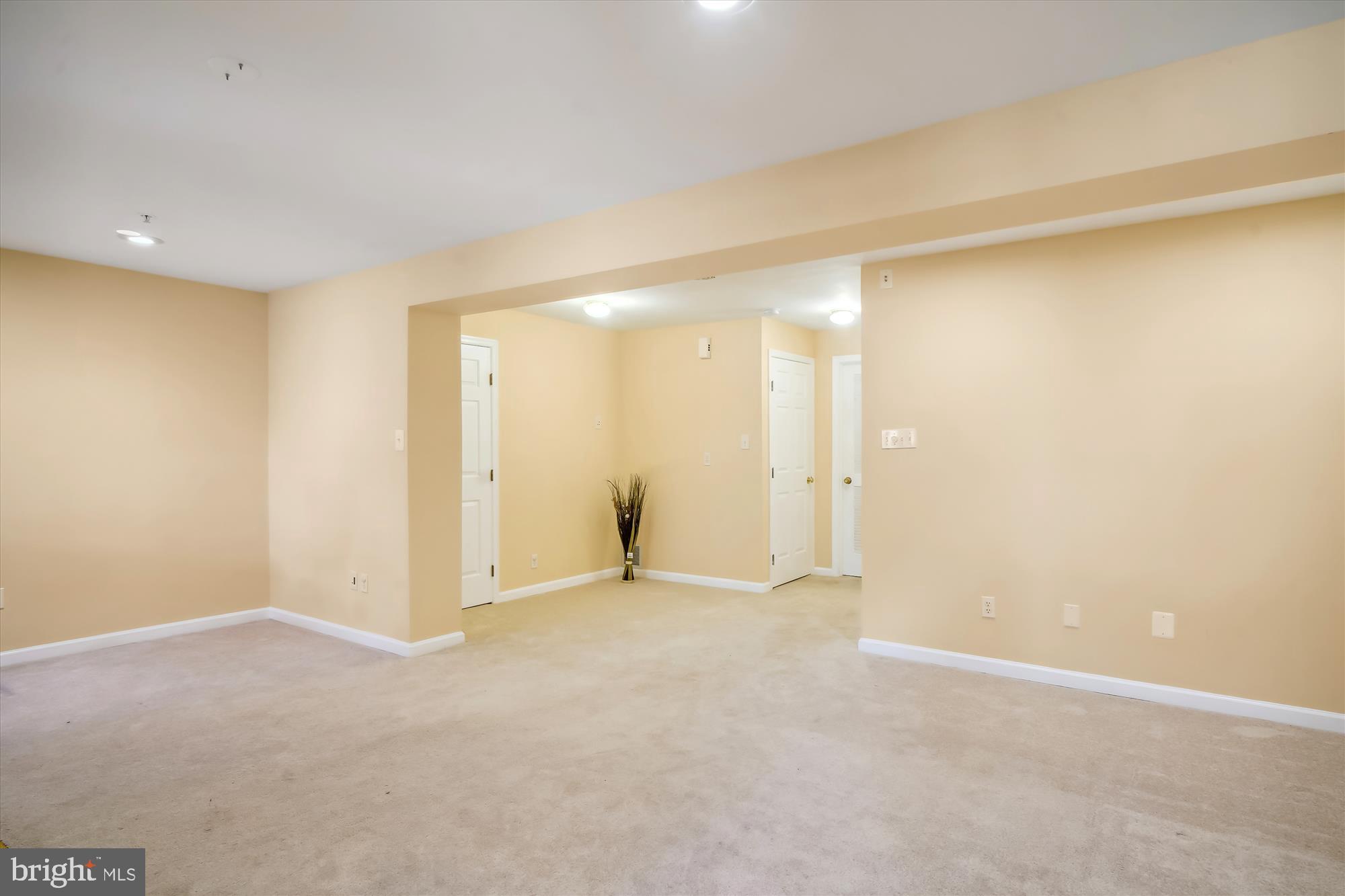 CAMBRIDGE FARMS - Residential