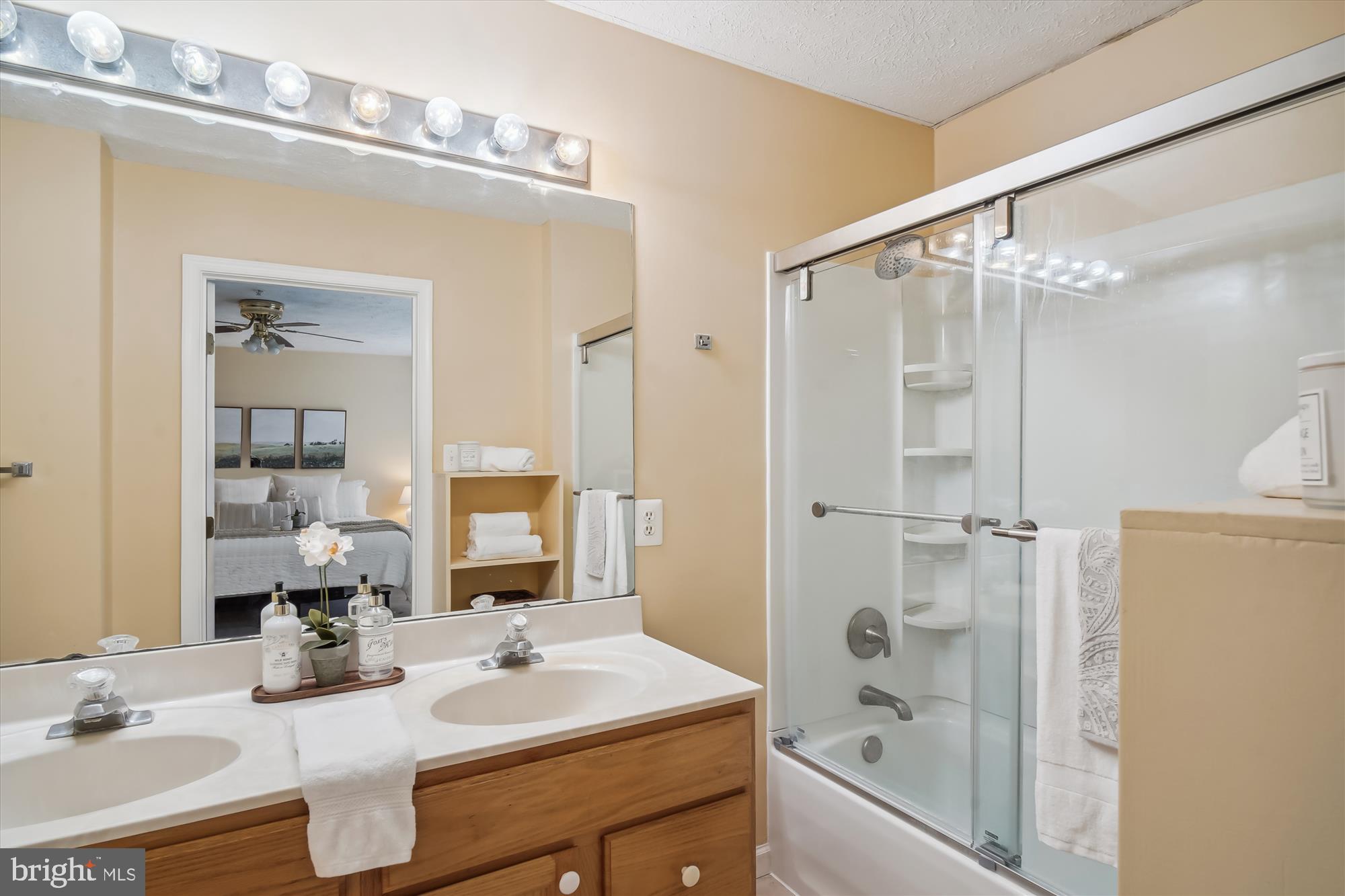 CAMBRIDGE FARMS - Residential