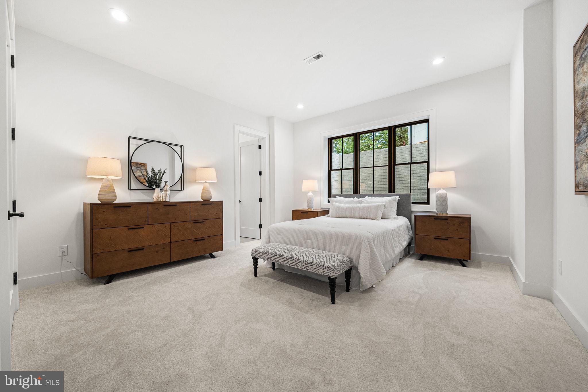 BROYHILL FOREST - Residential