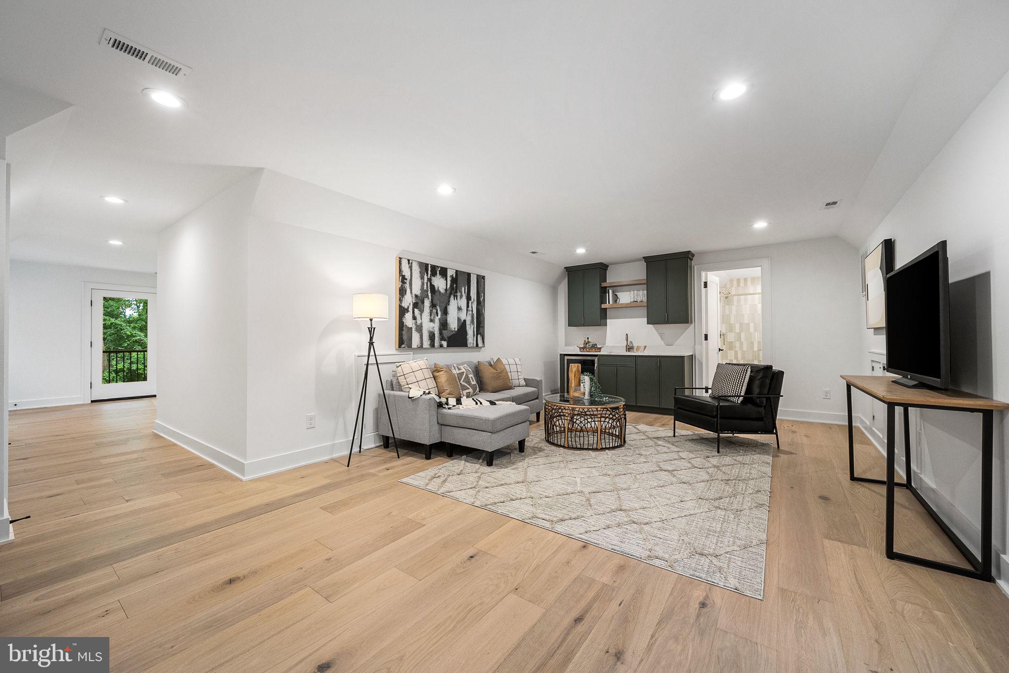 BROYHILL FOREST - Residential