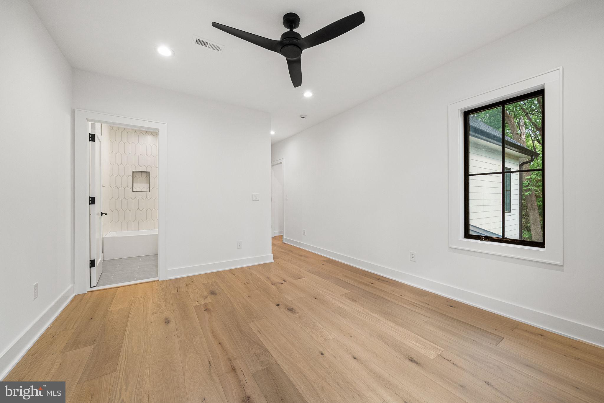 BROYHILL FOREST - Residential