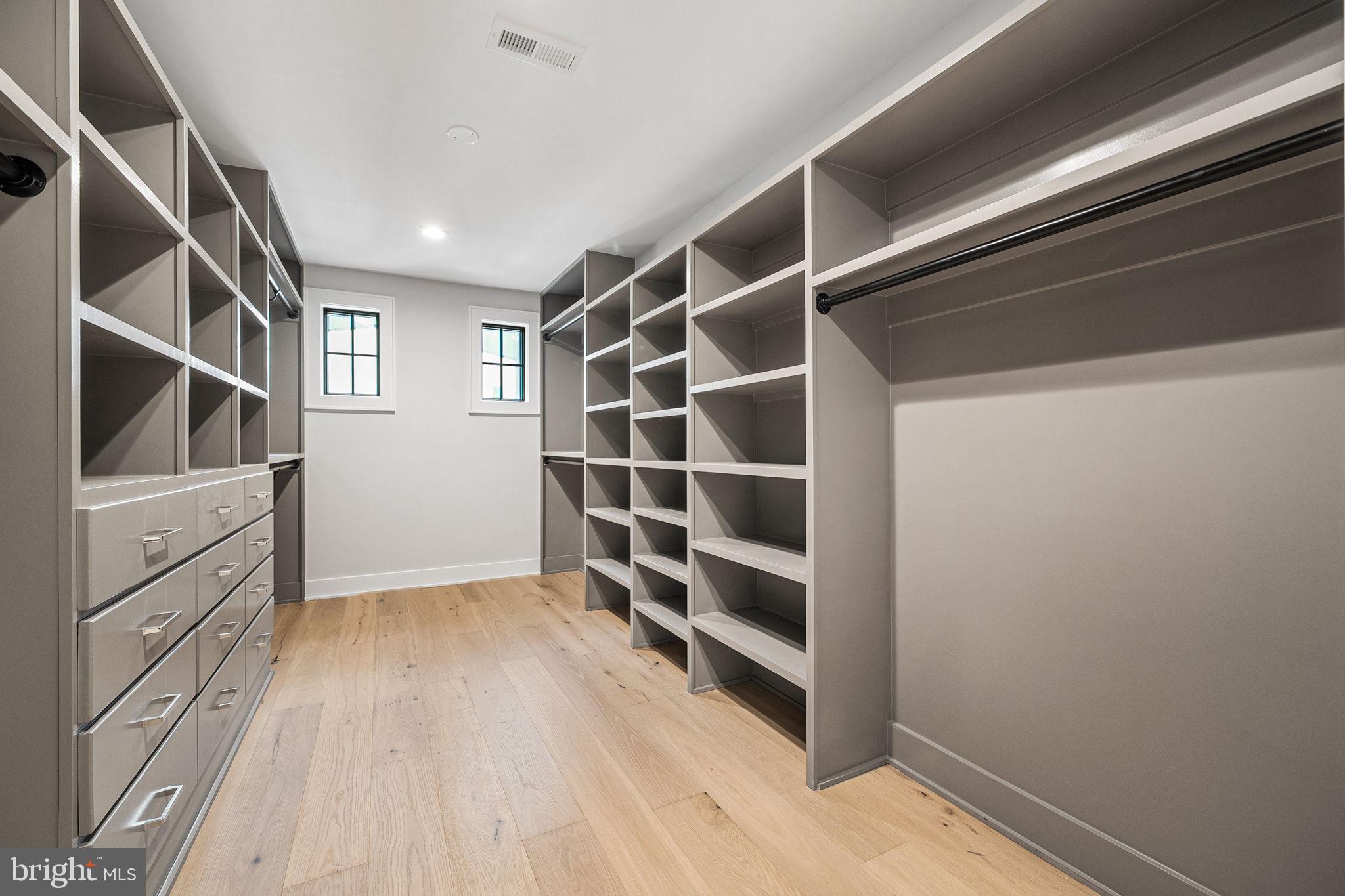 BROYHILL FOREST - Residential