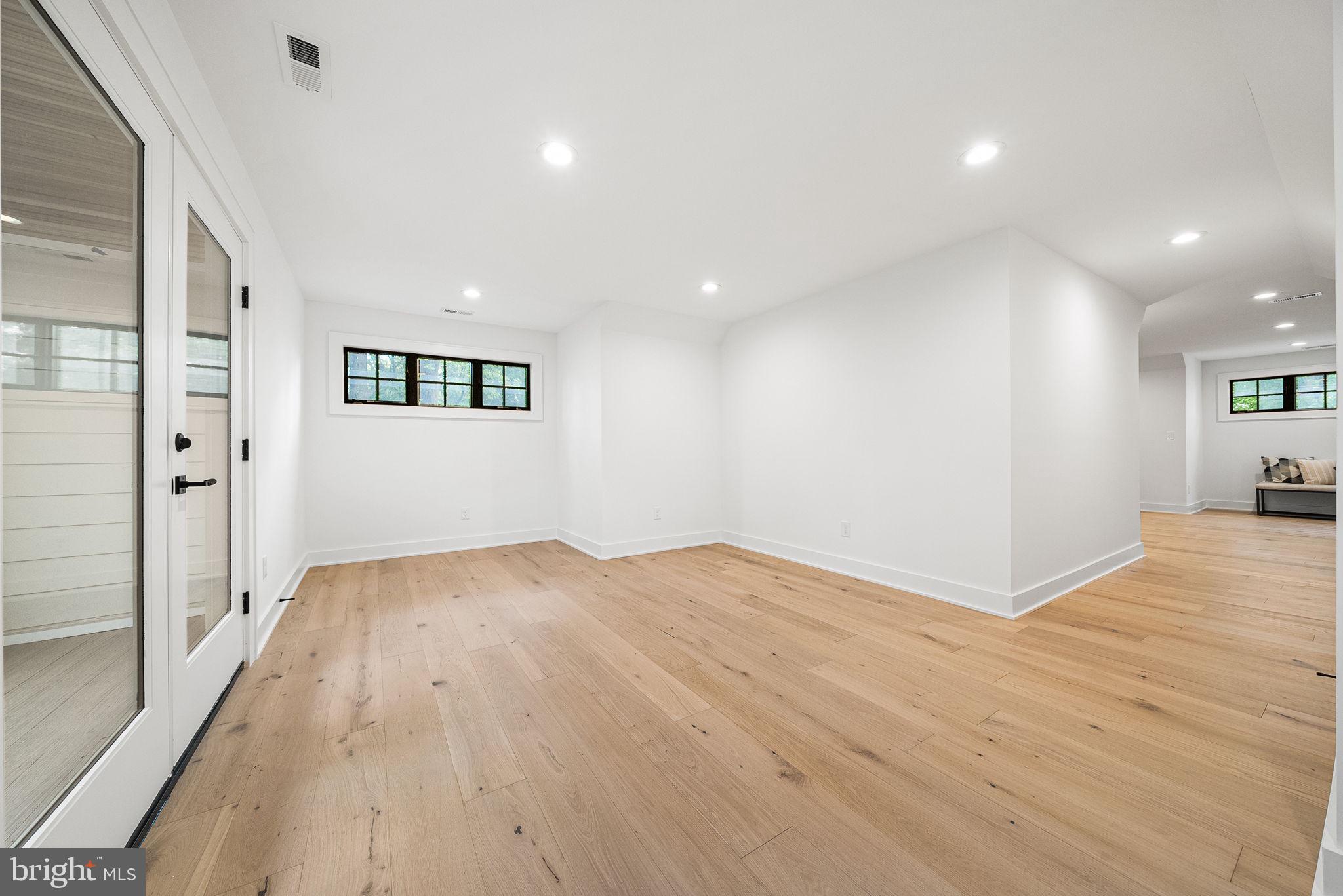 BROYHILL FOREST - Residential