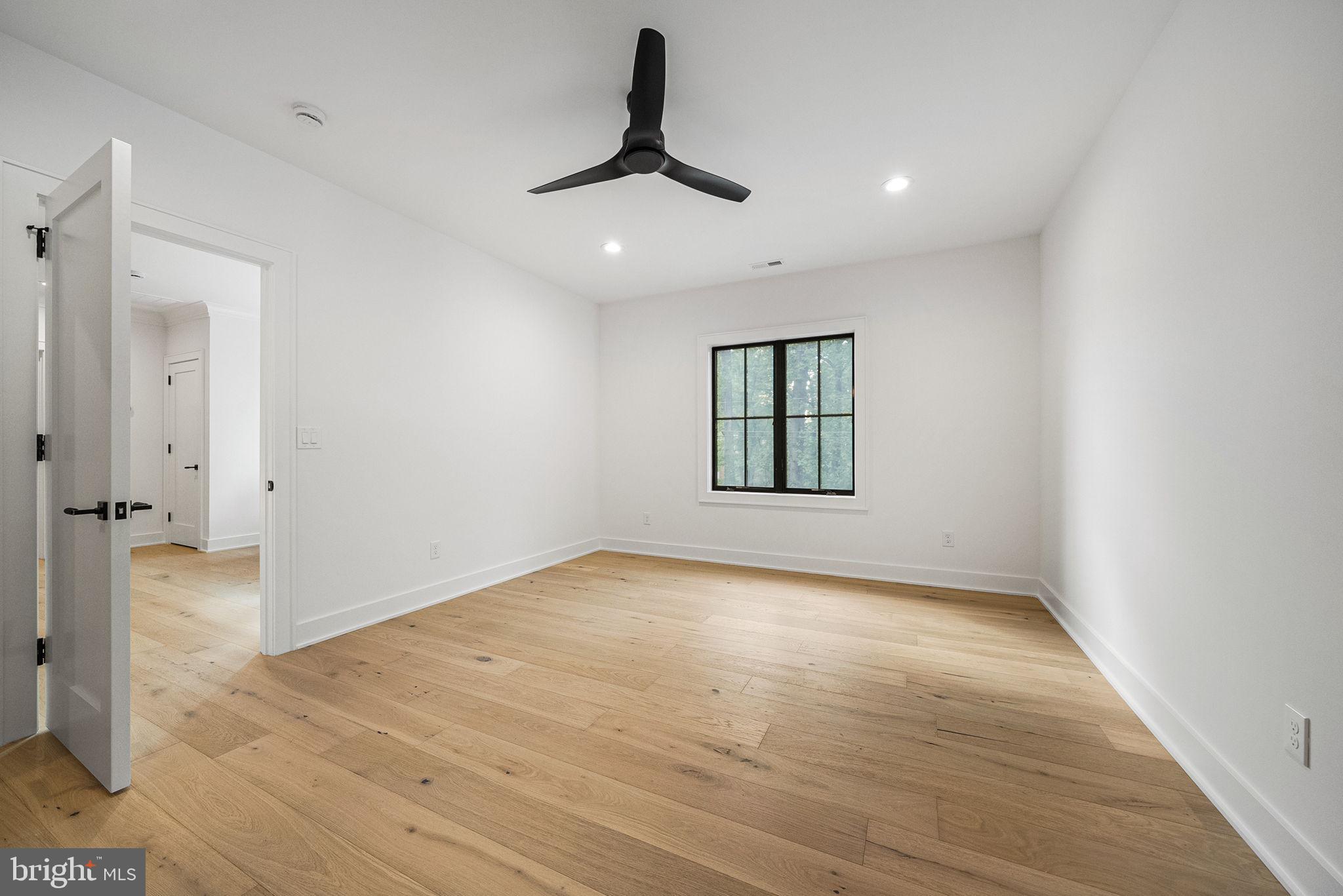 BROYHILL FOREST - Residential