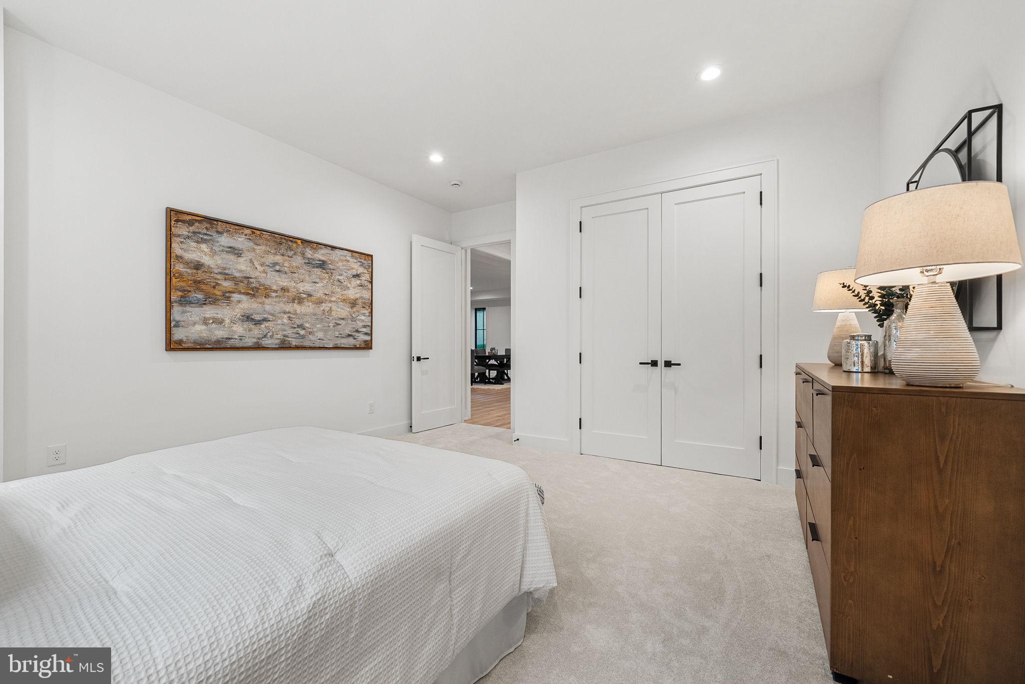 BROYHILL FOREST - Residential