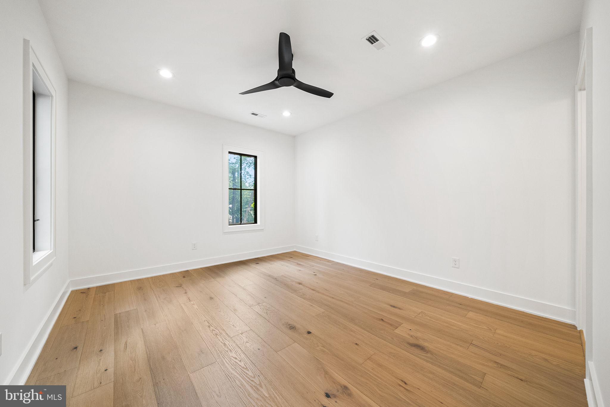 BROYHILL FOREST - Residential