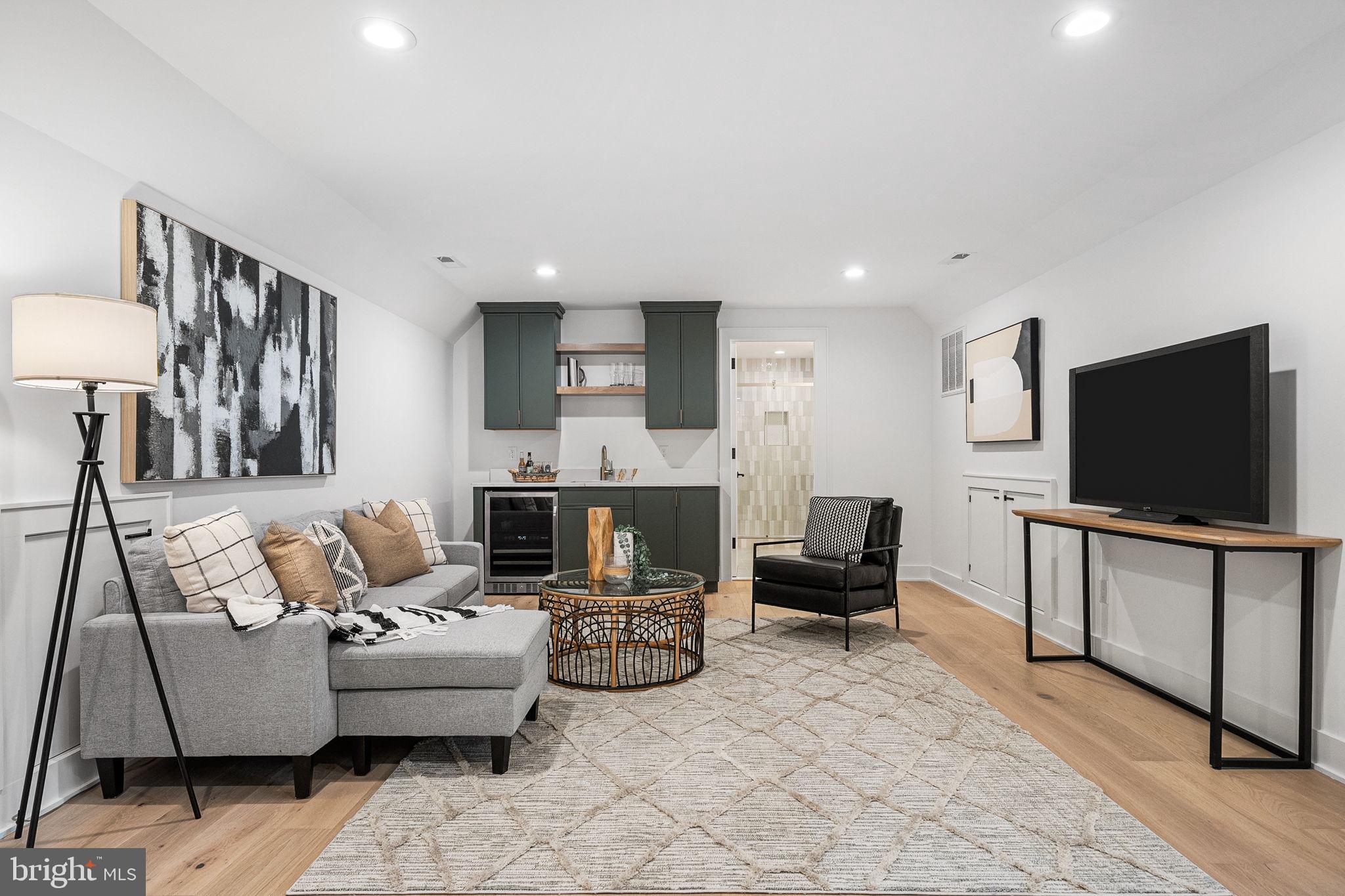 BROYHILL FOREST - Residential