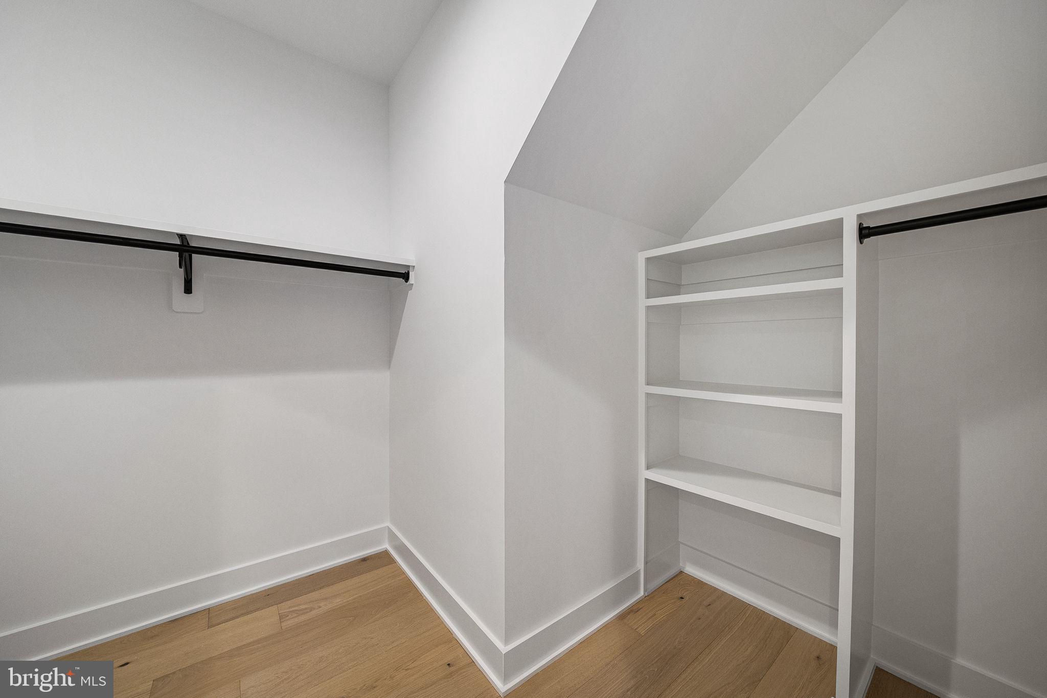 BROYHILL FOREST - Residential