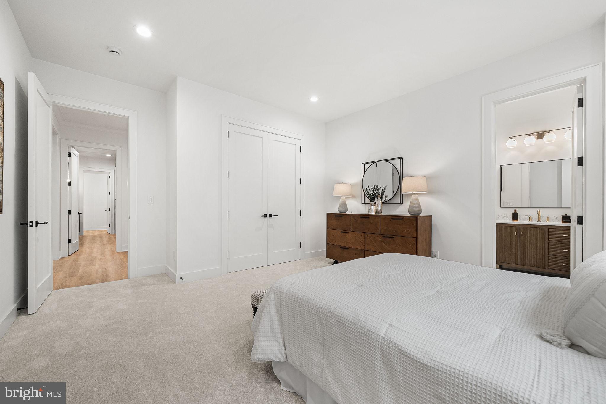 BROYHILL FOREST - Residential