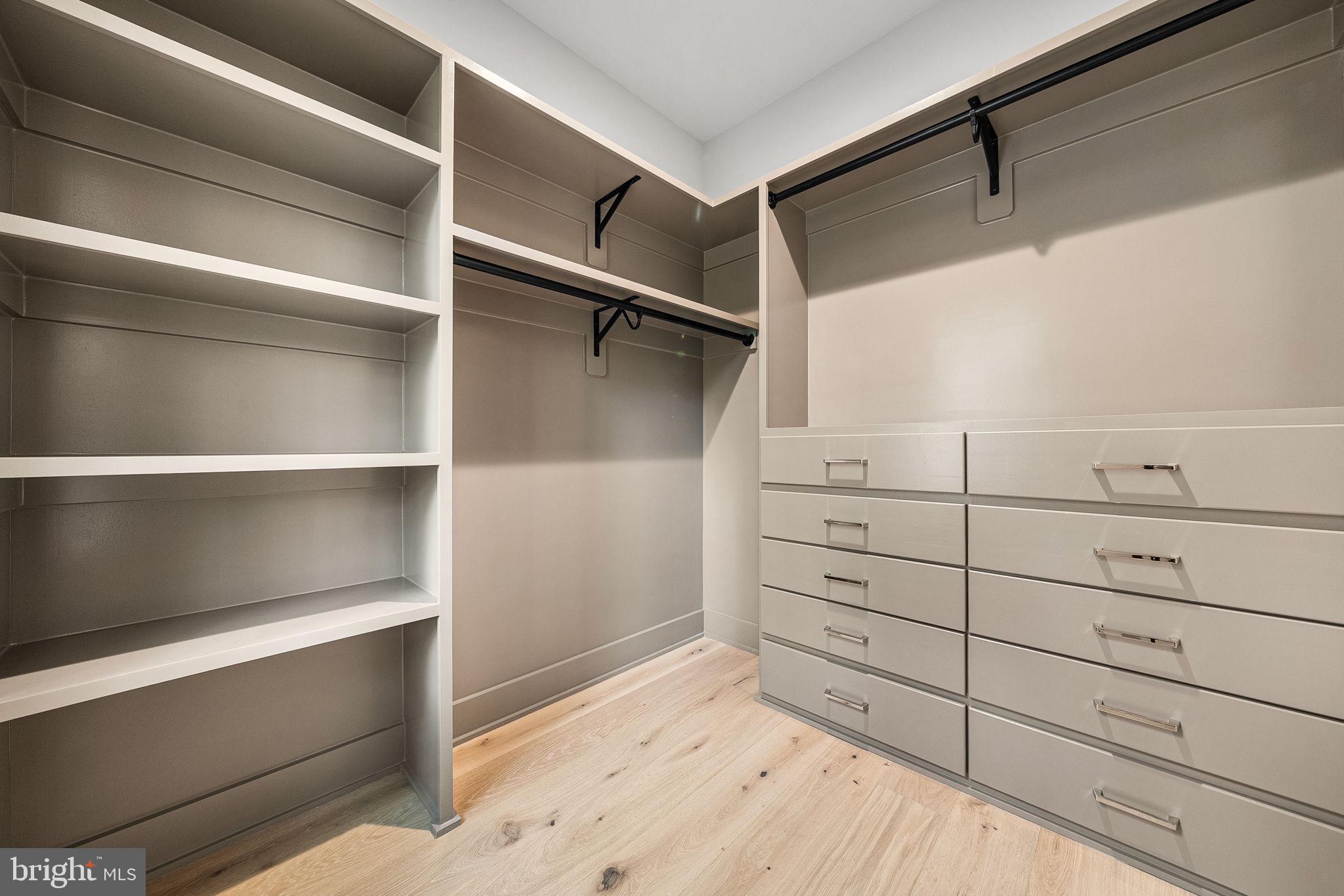 BROYHILL FOREST - Residential