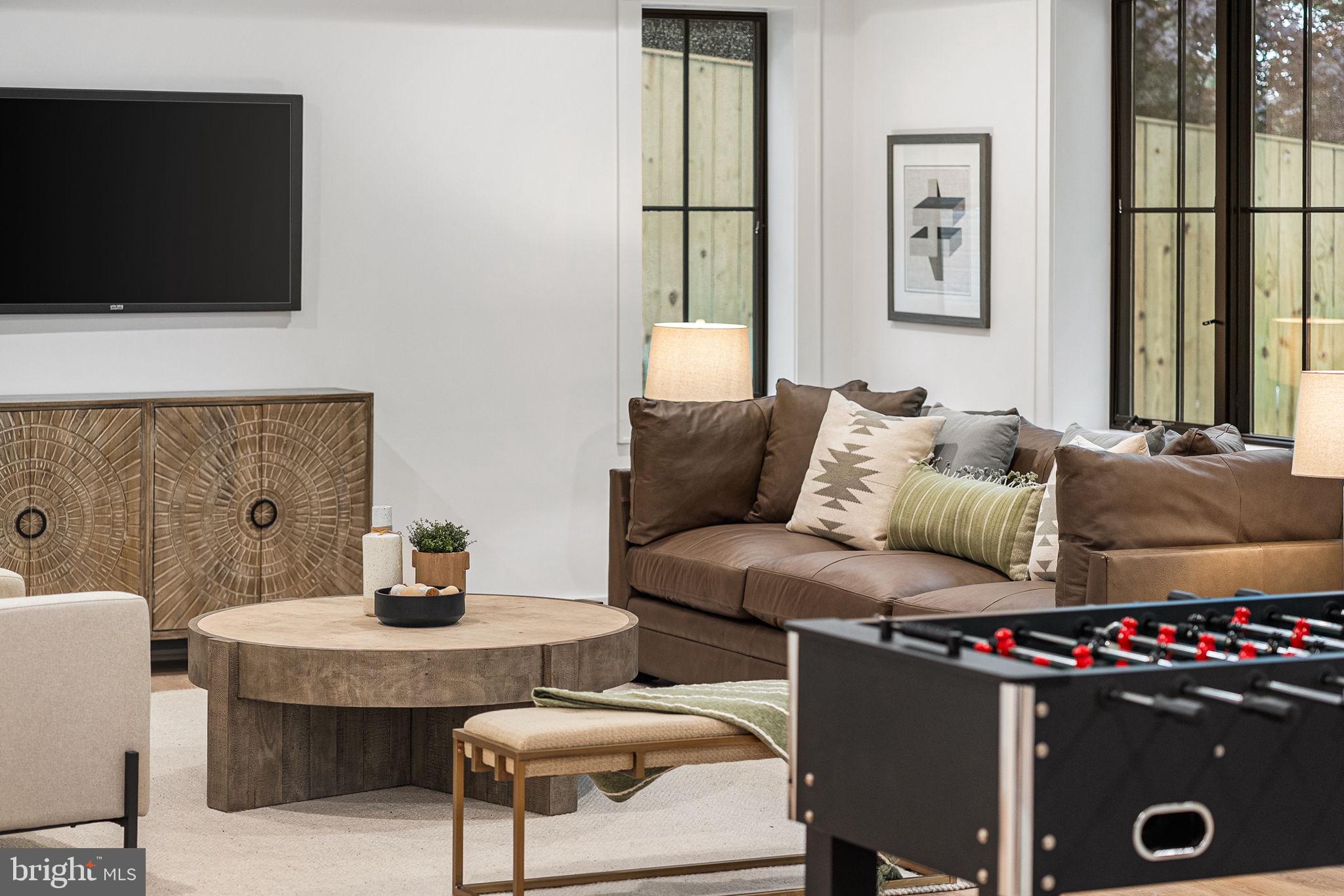 BROYHILL FOREST - Residential