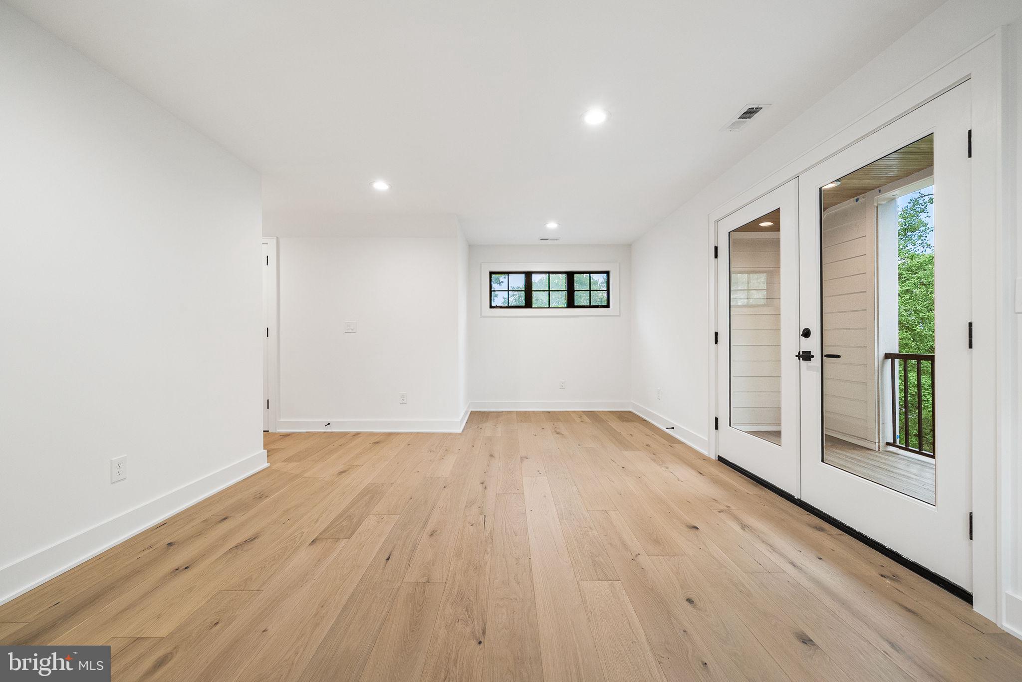 BROYHILL FOREST - Residential