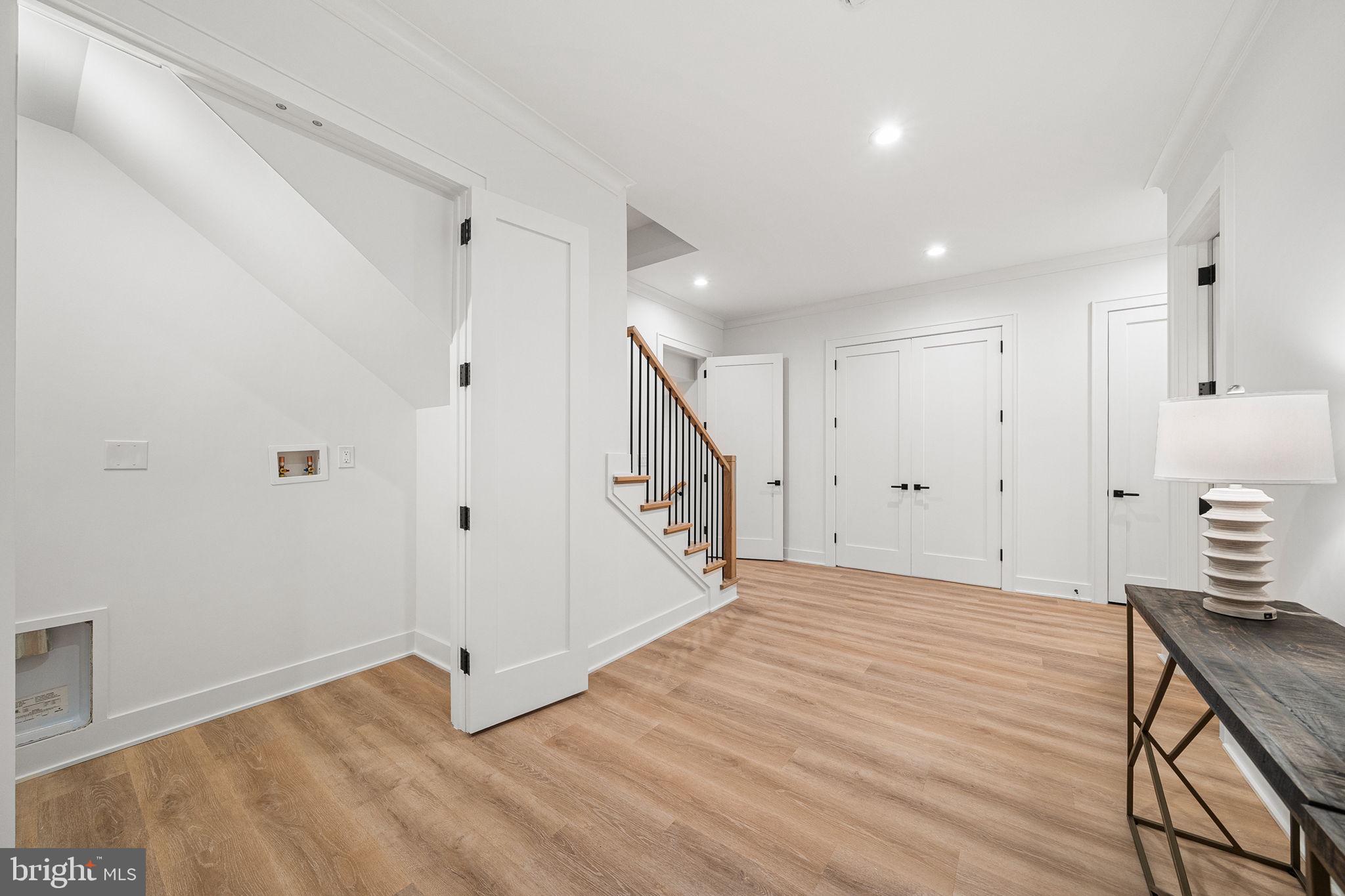 BROYHILL FOREST - Residential