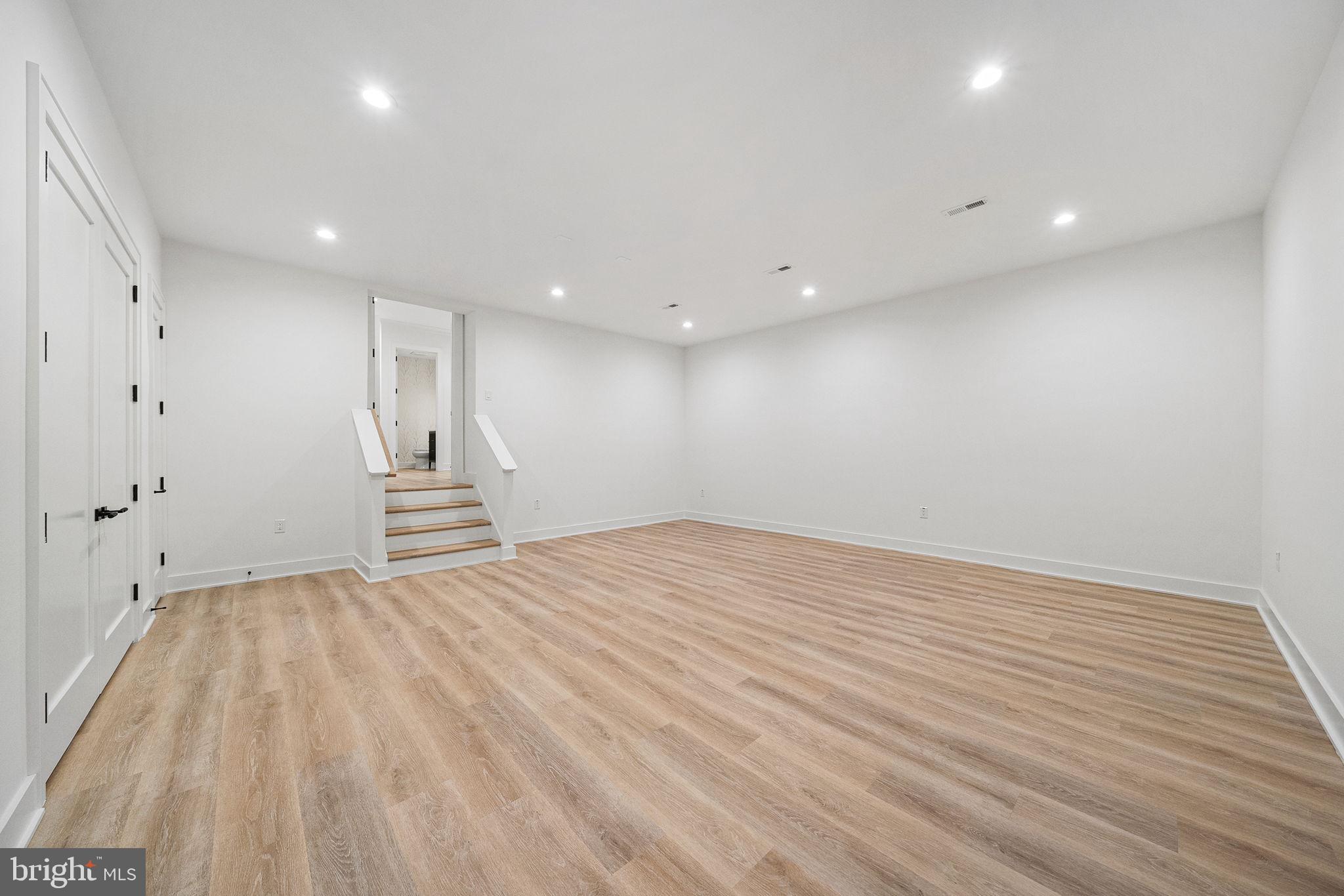 BROYHILL FOREST - Residential