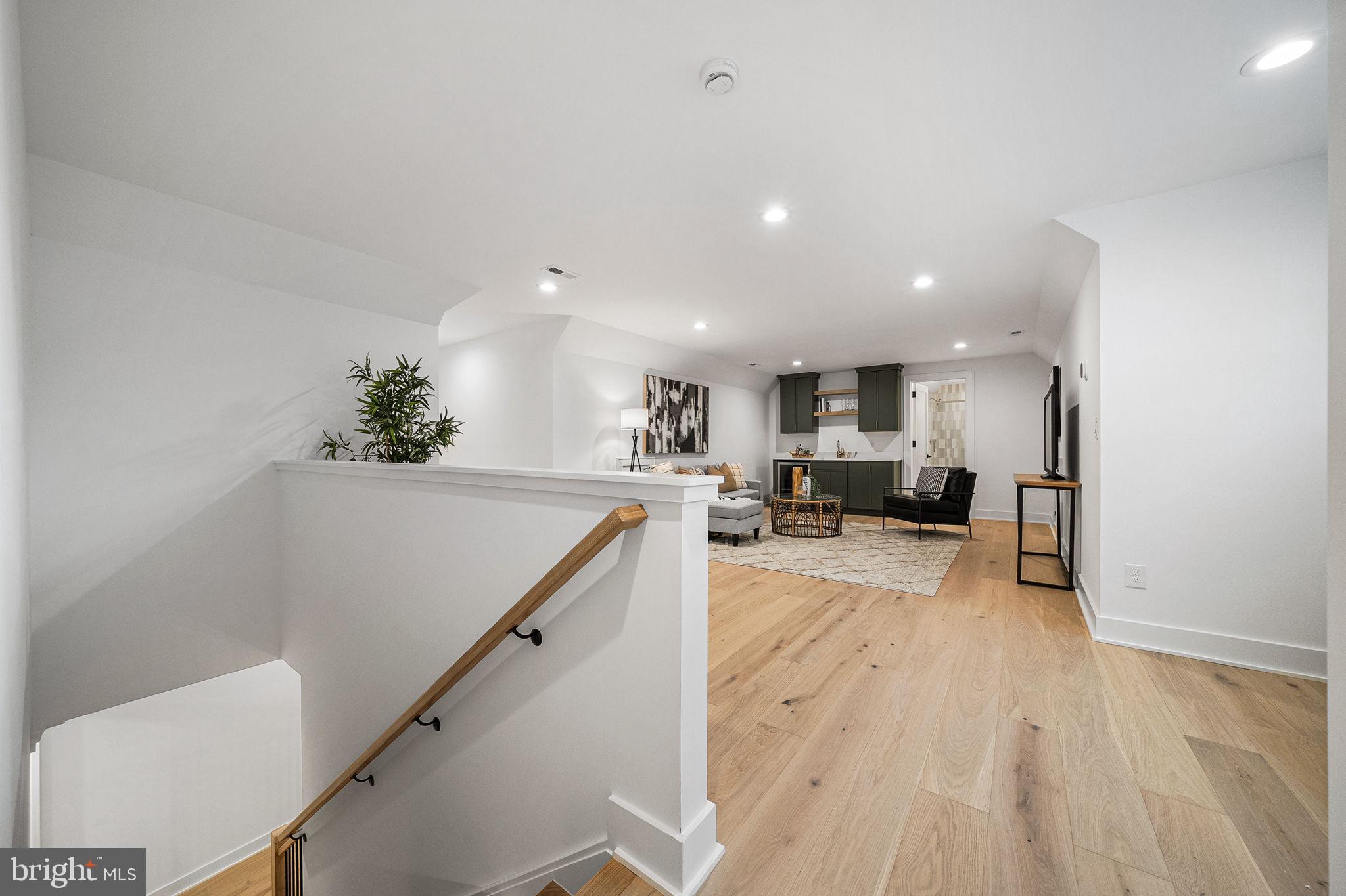 BROYHILL FOREST - Residential