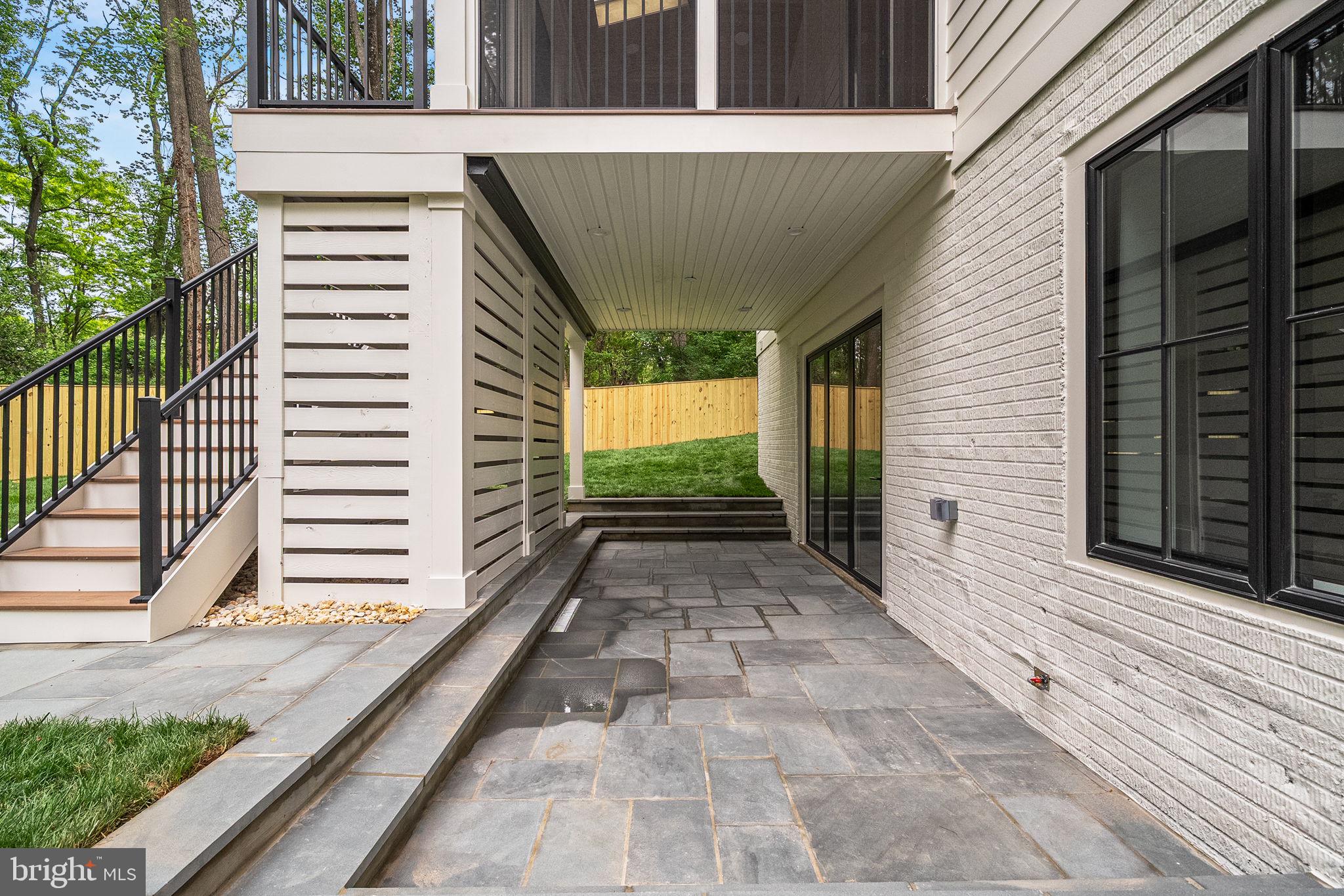 BROYHILL FOREST - Residential