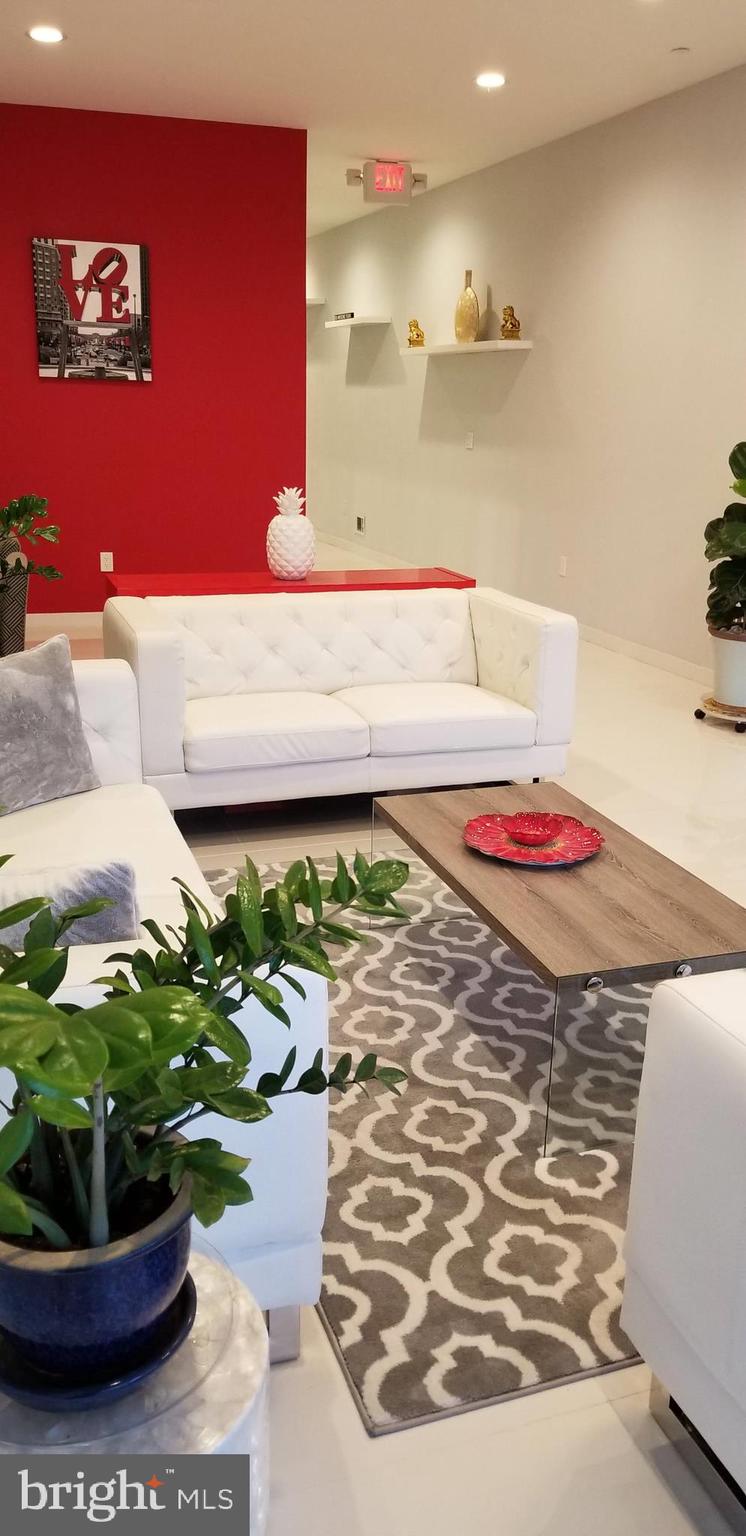 FISHTOWN - Commercial Lease