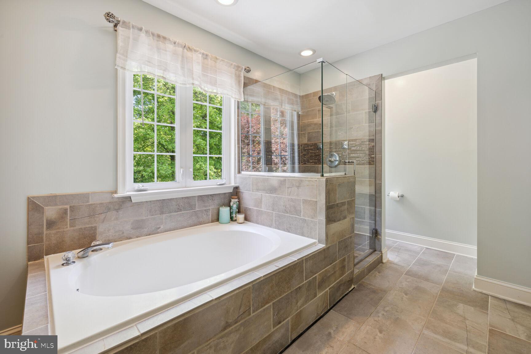 KINGSVIEW RIDGE - Residential