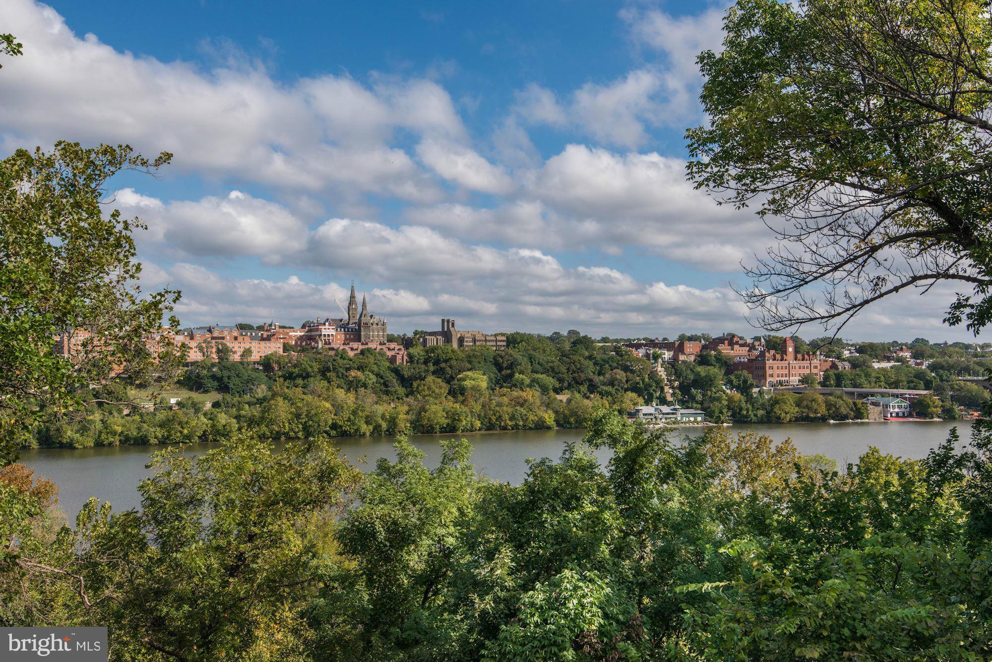 PALISADES PARK - Residential