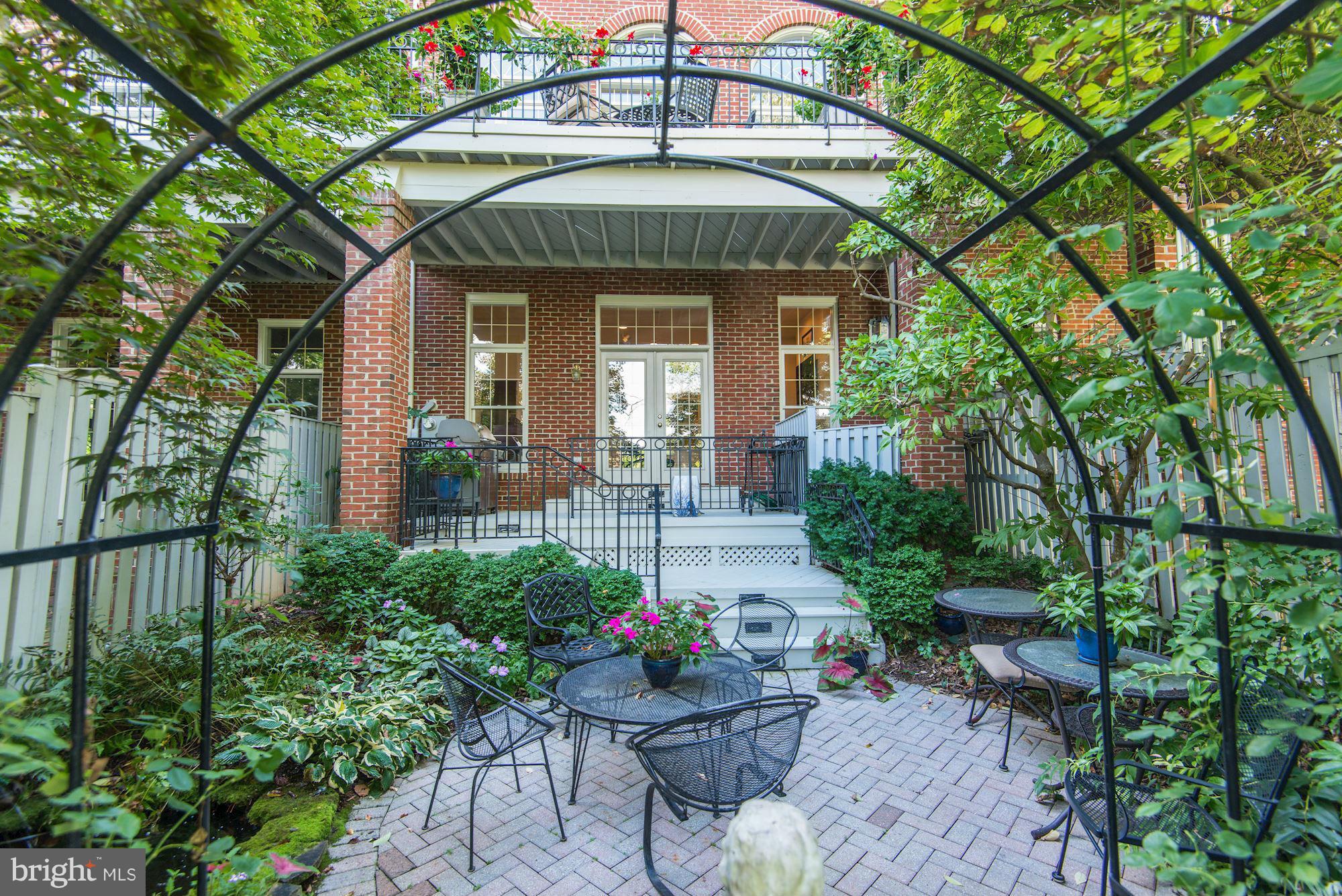 PALISADES PARK - Residential