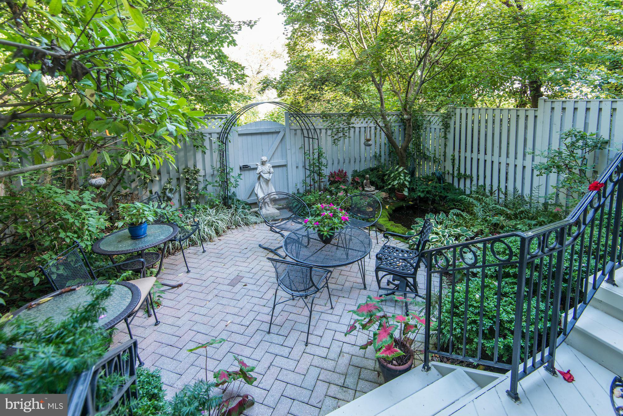 PALISADES PARK - Residential