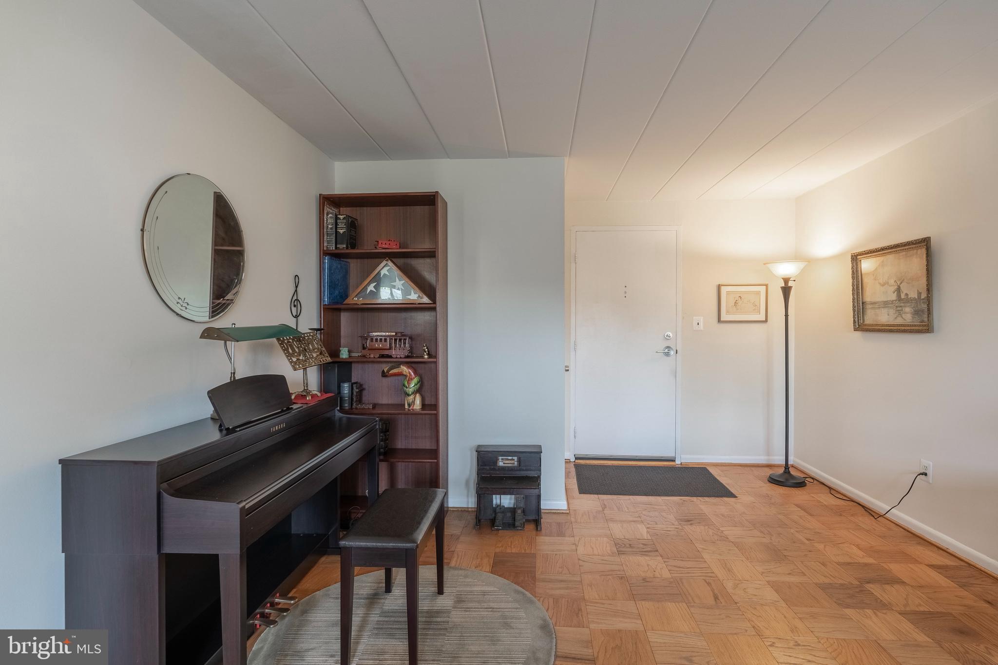 BRADLEY HOUSE - Residential